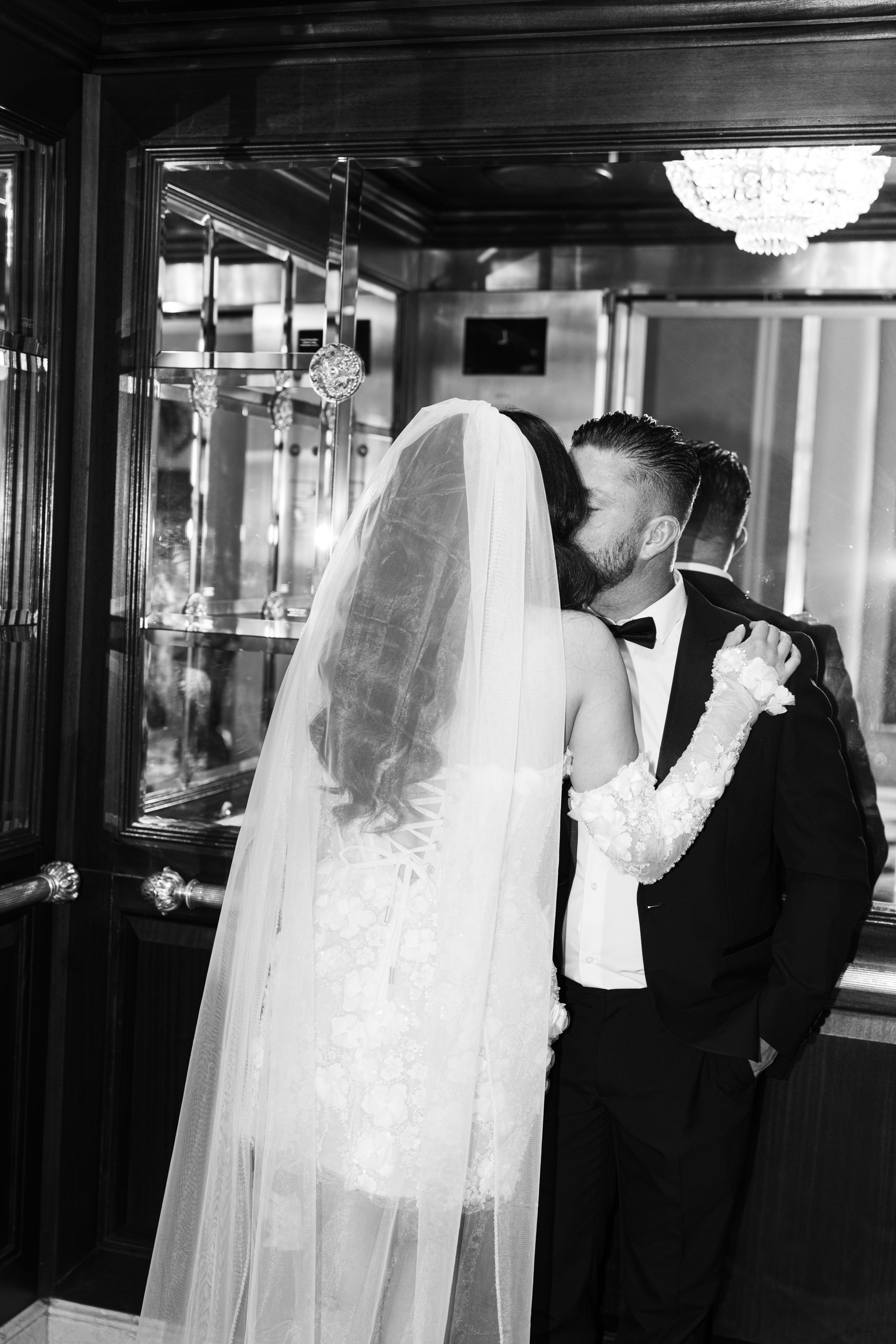 Sara&John. Wedding & elopement photographer Viktoriya Kravtsov. Las Vegas