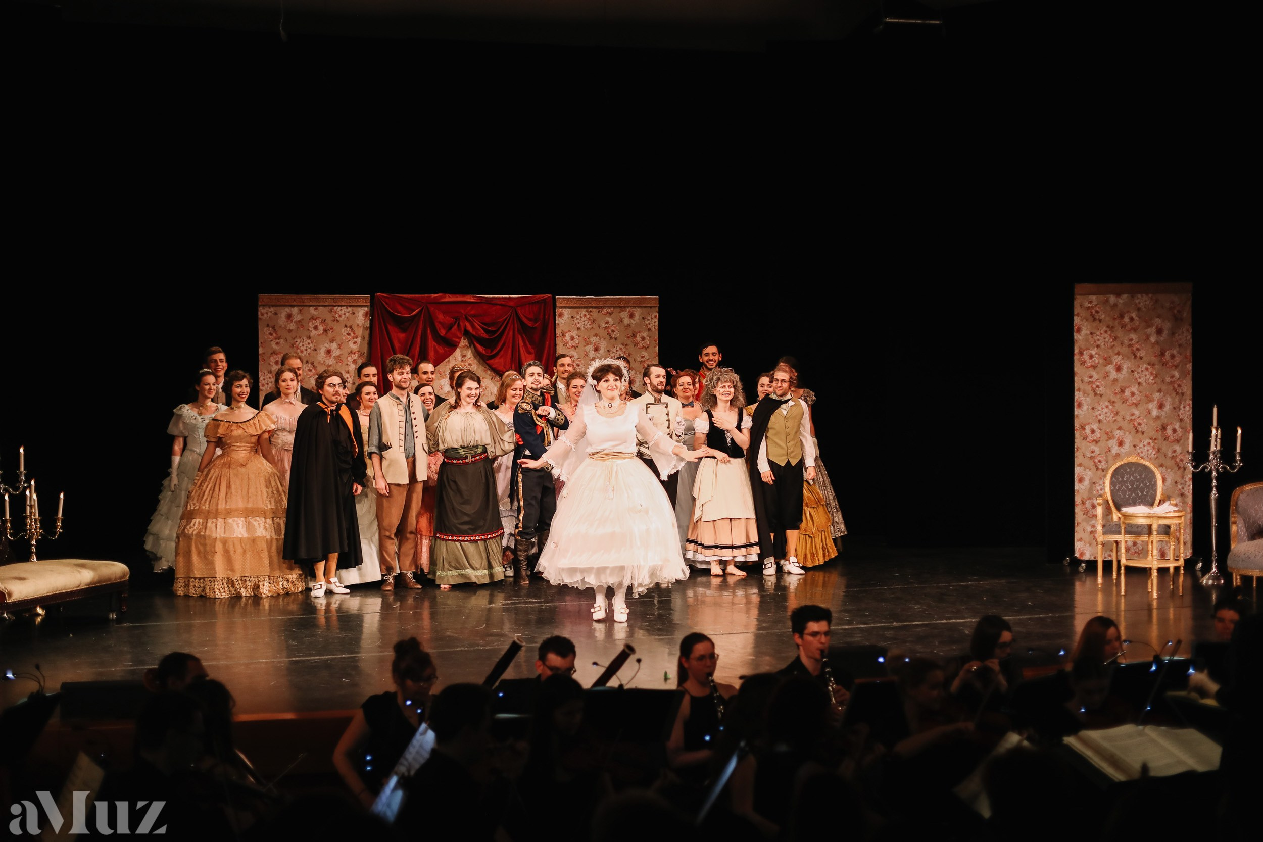 Opera Łąkowa. Fotograf Ślubny Warszawa - Sesje Biznesowe Rodzinne Eventy