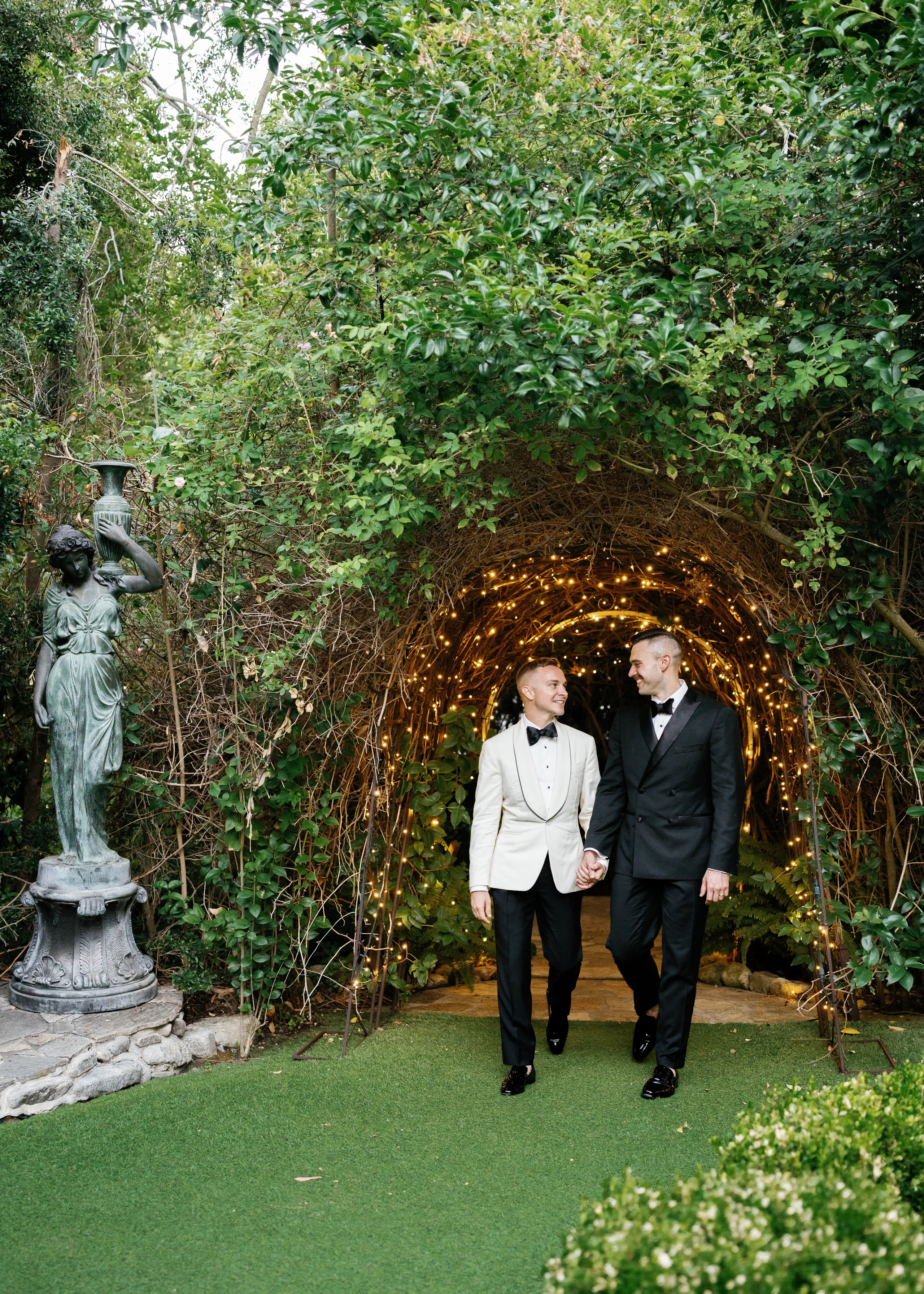 LGBT wedding photographer in California. Wedding Photography & Videography Team in California, Los Angeles, San Francisco, San Diego and Travel