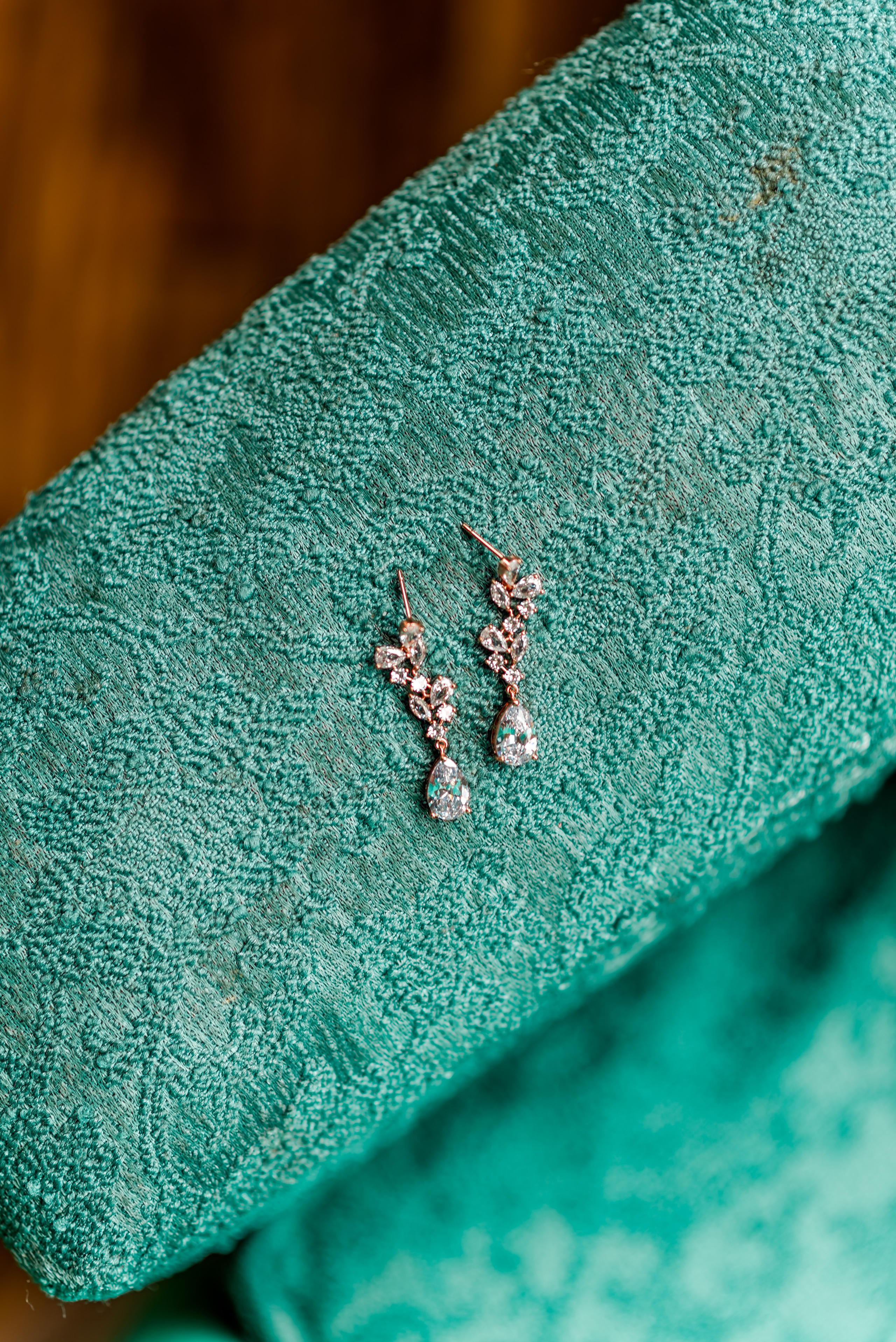 Bold & Eclectic Wedding at The Cheney Place | Grand Rapids Wedding Photographer. Alexandria Danielle Photography | Fort Wayne & Indianapolis Wedding Photographer