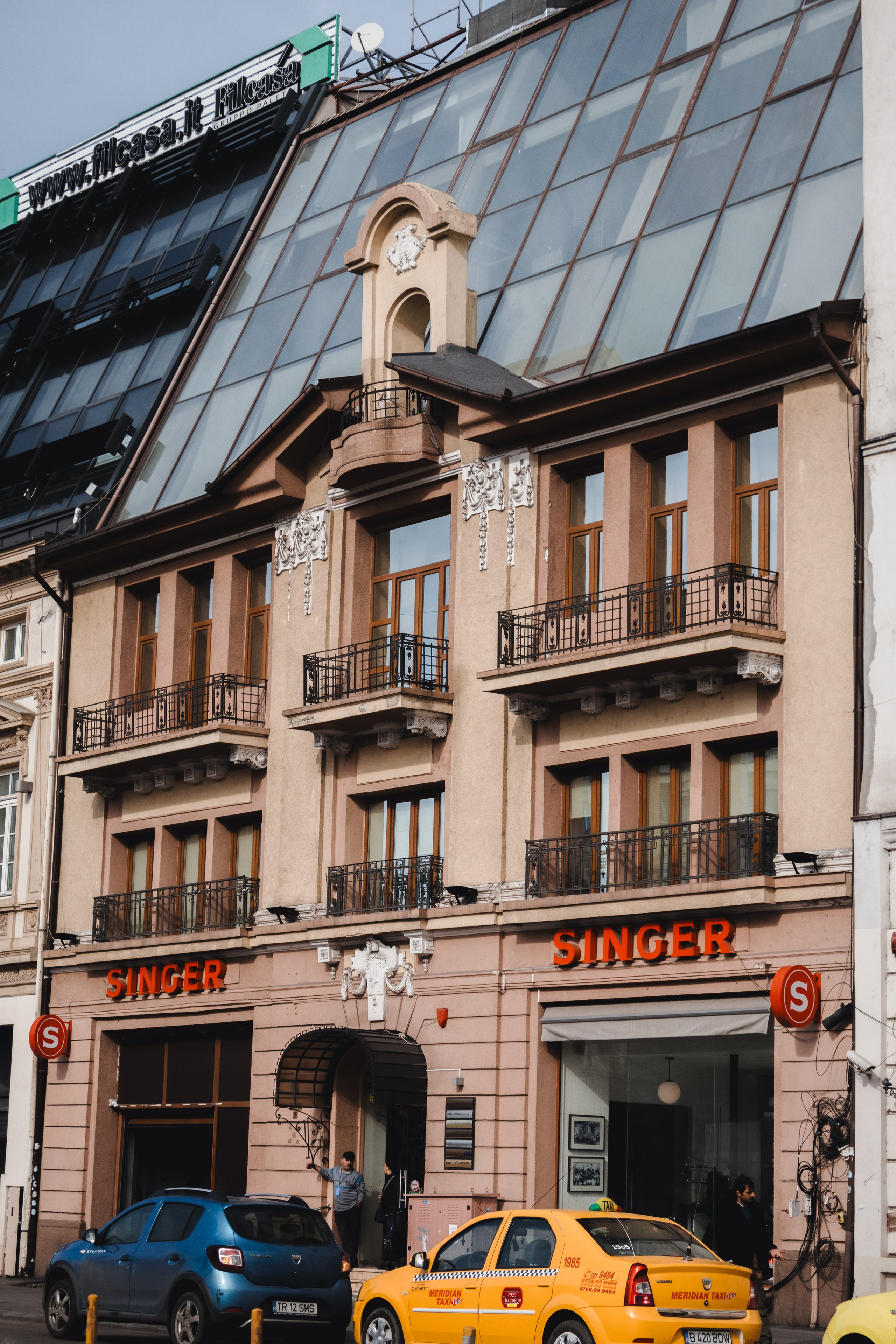 Bucharest. Дизайнер и Фотограф в Кишинёве Бусуйок Станислав