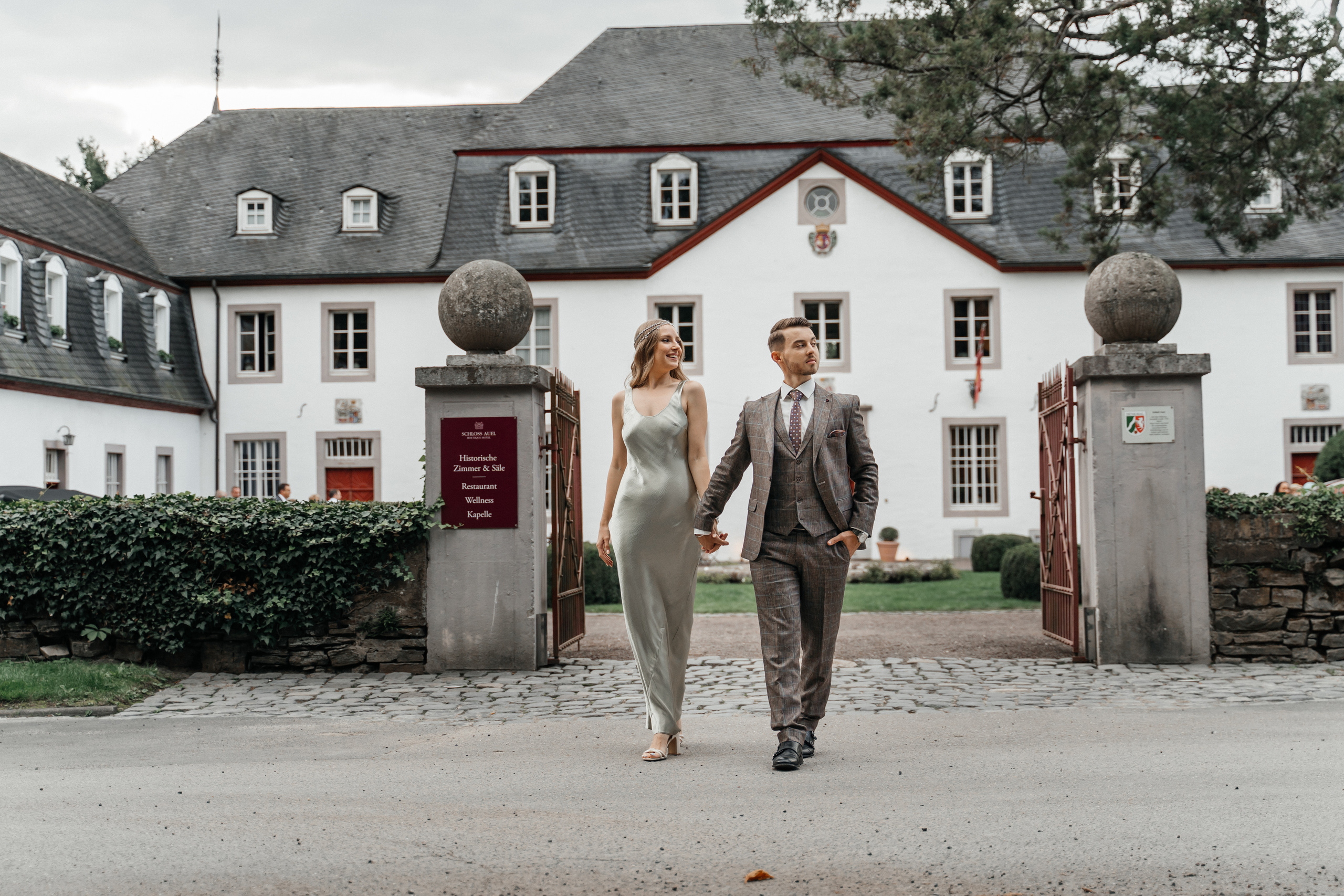 Lovestory am Schloss Auel. Wedding Photographer Germany