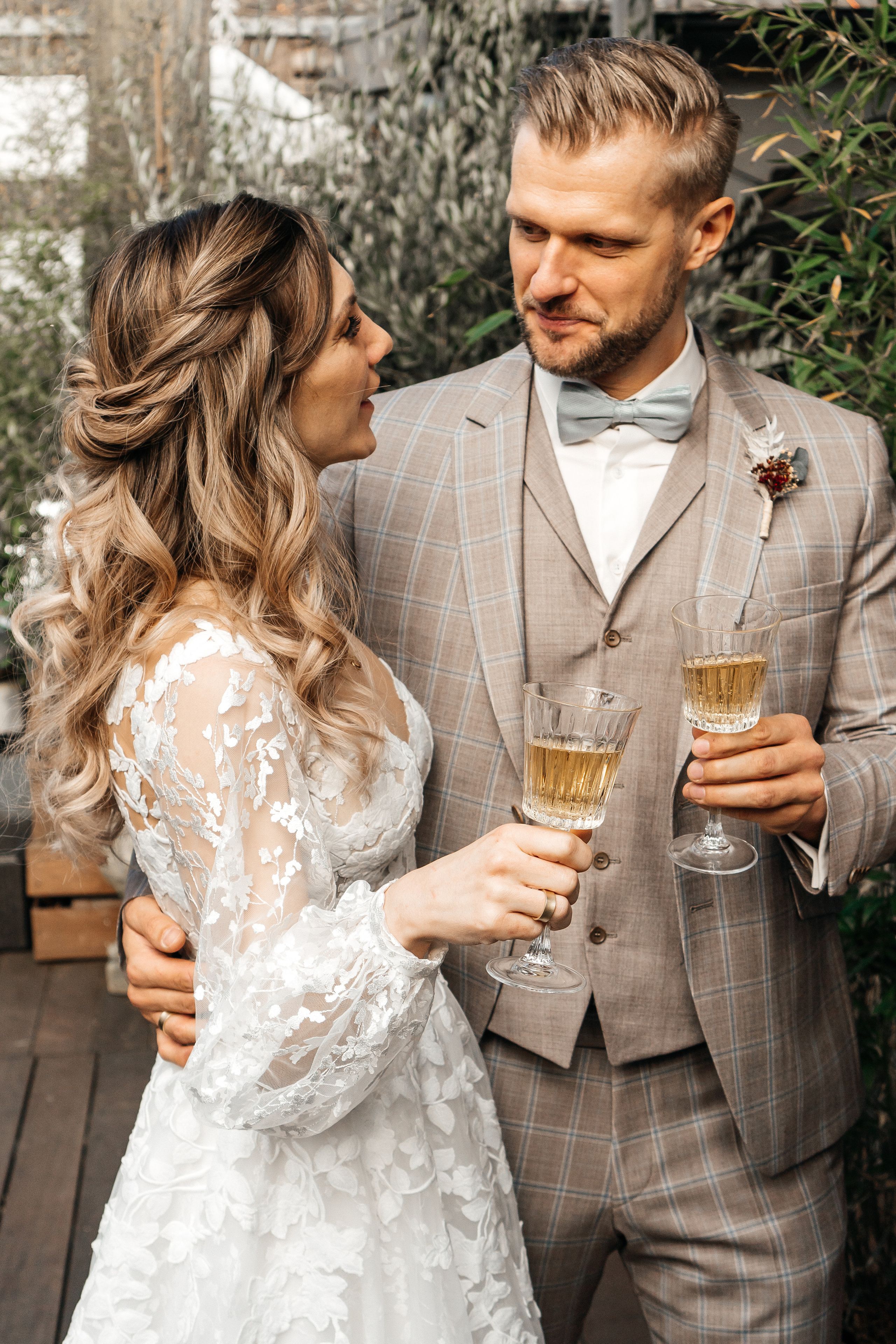 S & M im Ladü D´dorf. Wedding Photographer Germany