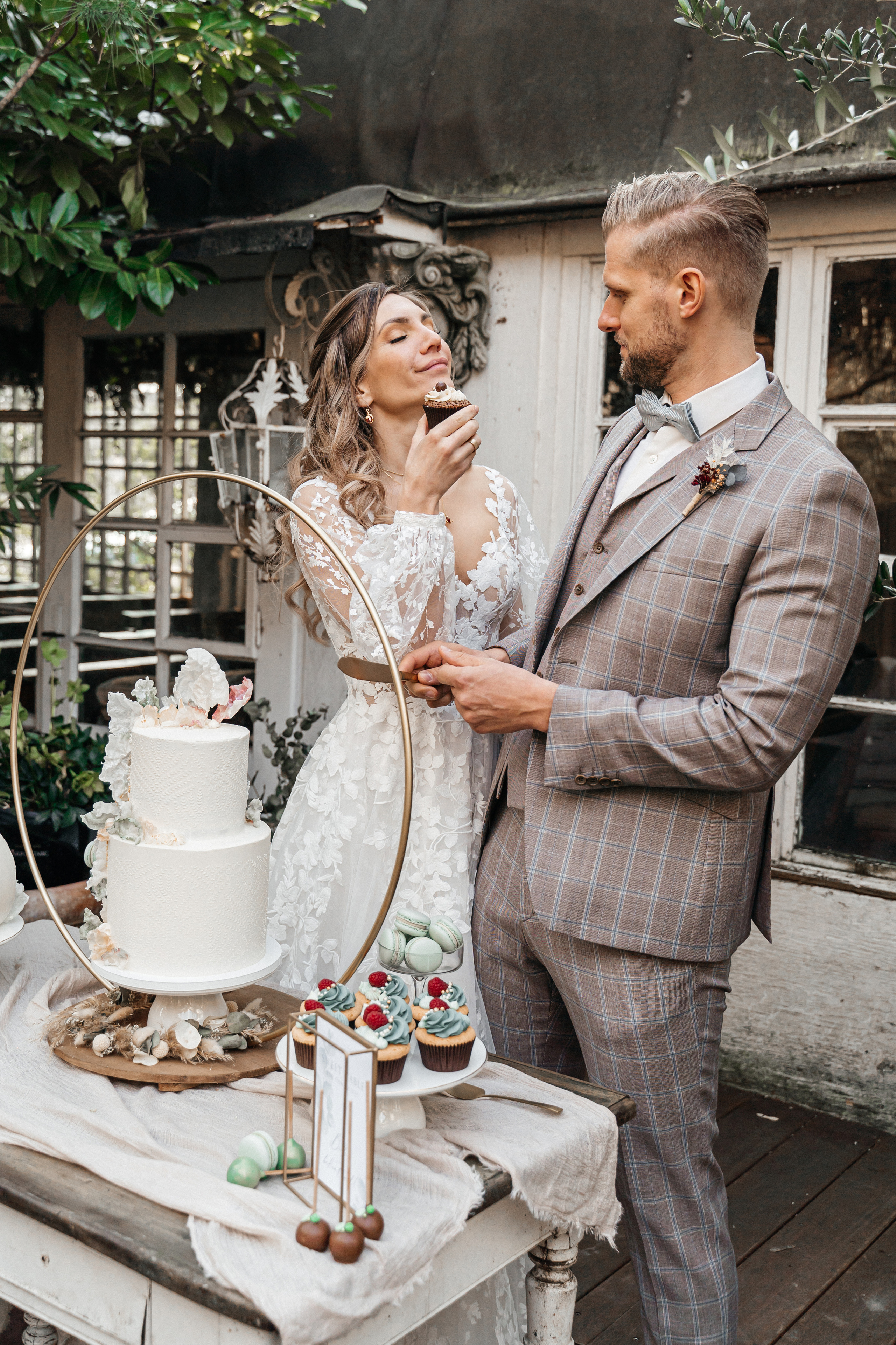 S & M im Ladü D´dorf. Wedding Photographer Germany