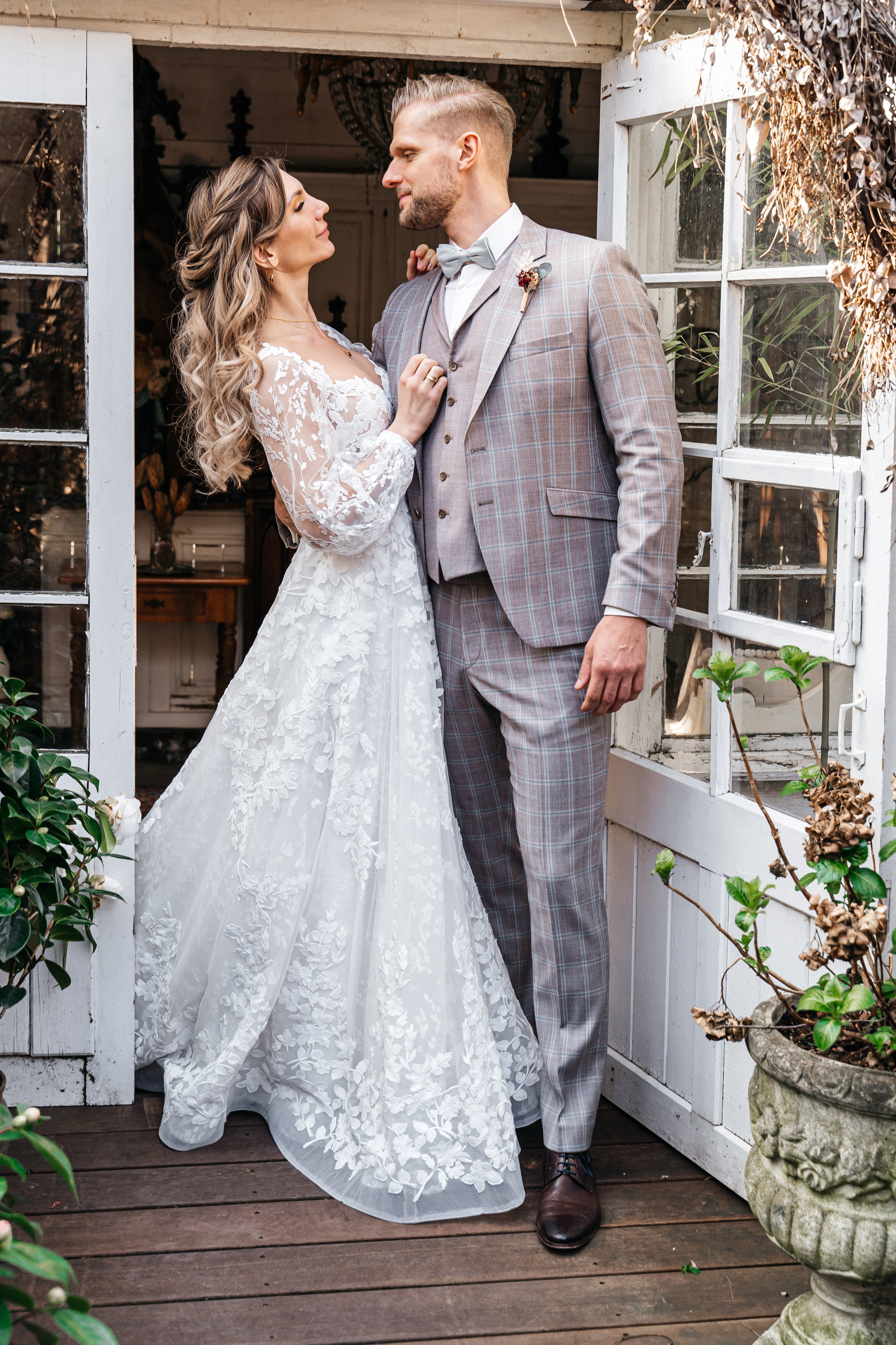 S & M im Ladü D´dorf. Wedding Photographer Germany