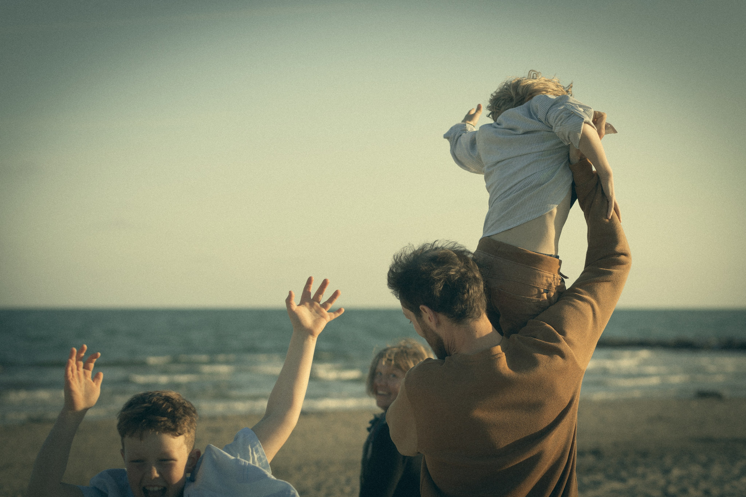 Histoires d’amour, séances photos de famille et de mariage en France