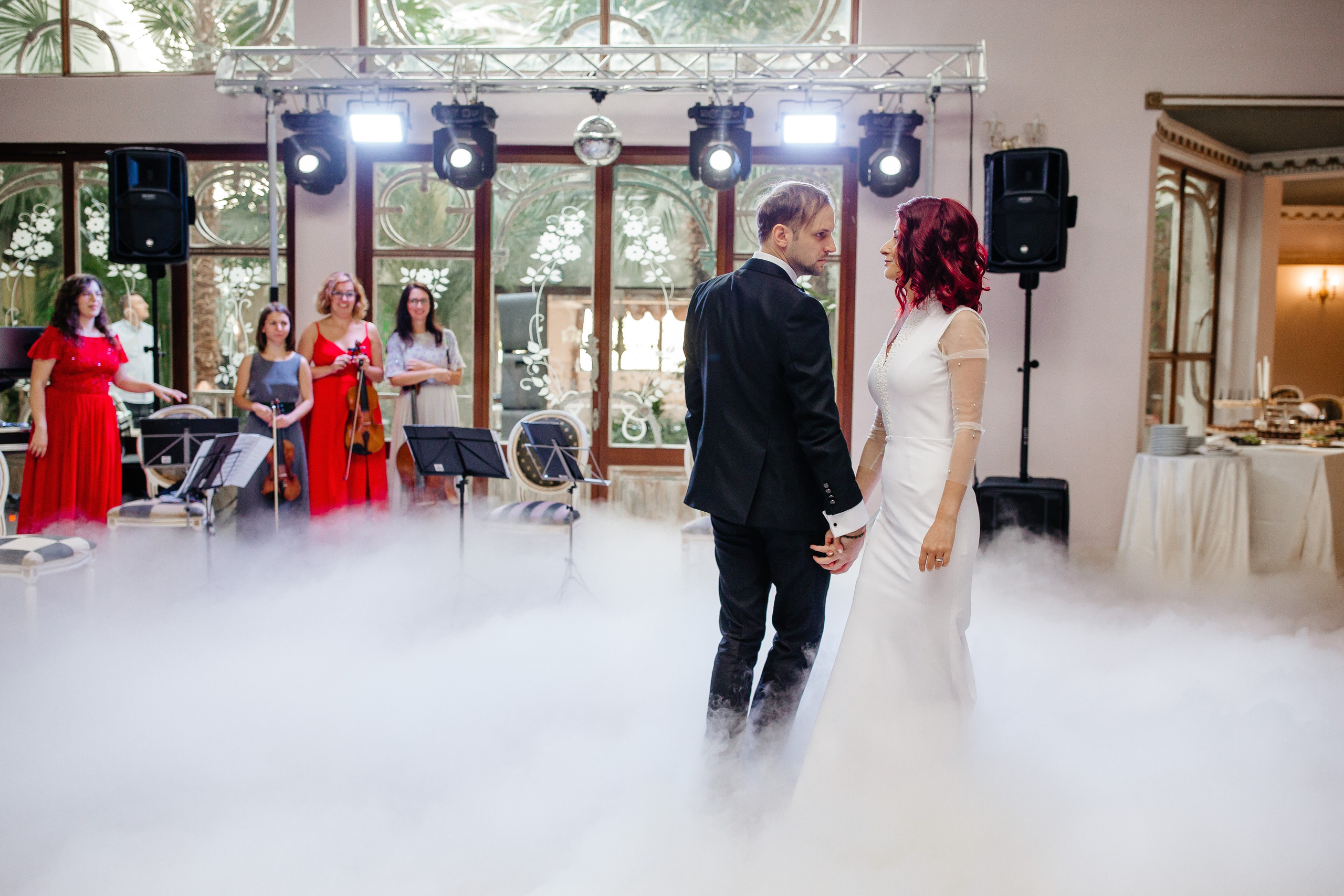 Nunta Elena & Tudor — Fotografie de nuntă în stil natural și elegant. Rares Bucur is a professional wedding photographer based in Cluj-Napoca, Romania, specializing in wedding photography