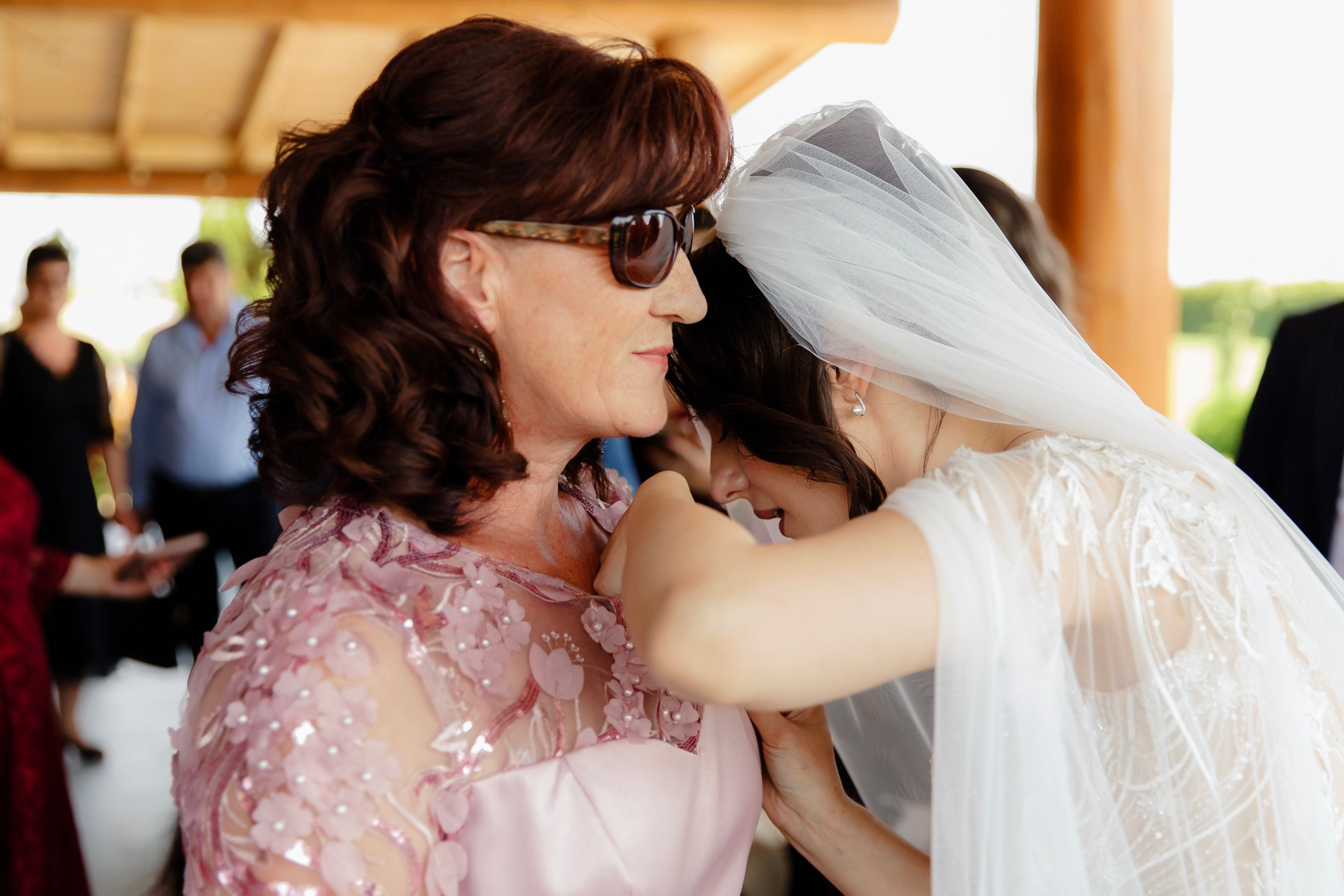 Ioana & Ionuț | Nuntă de poveste la Păstrăvăria Poiana din Mălini județul Suceava. Servicii foto-video profesionale, pentru momente de neuitat