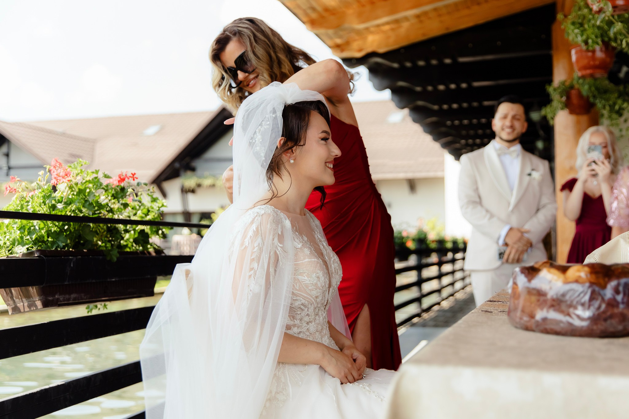 Ioana & Ionuț | Nuntă de poveste la Păstrăvăria Poiana din Mălini județul Suceava. Servicii foto-video profesionale, pentru momente de neuitat