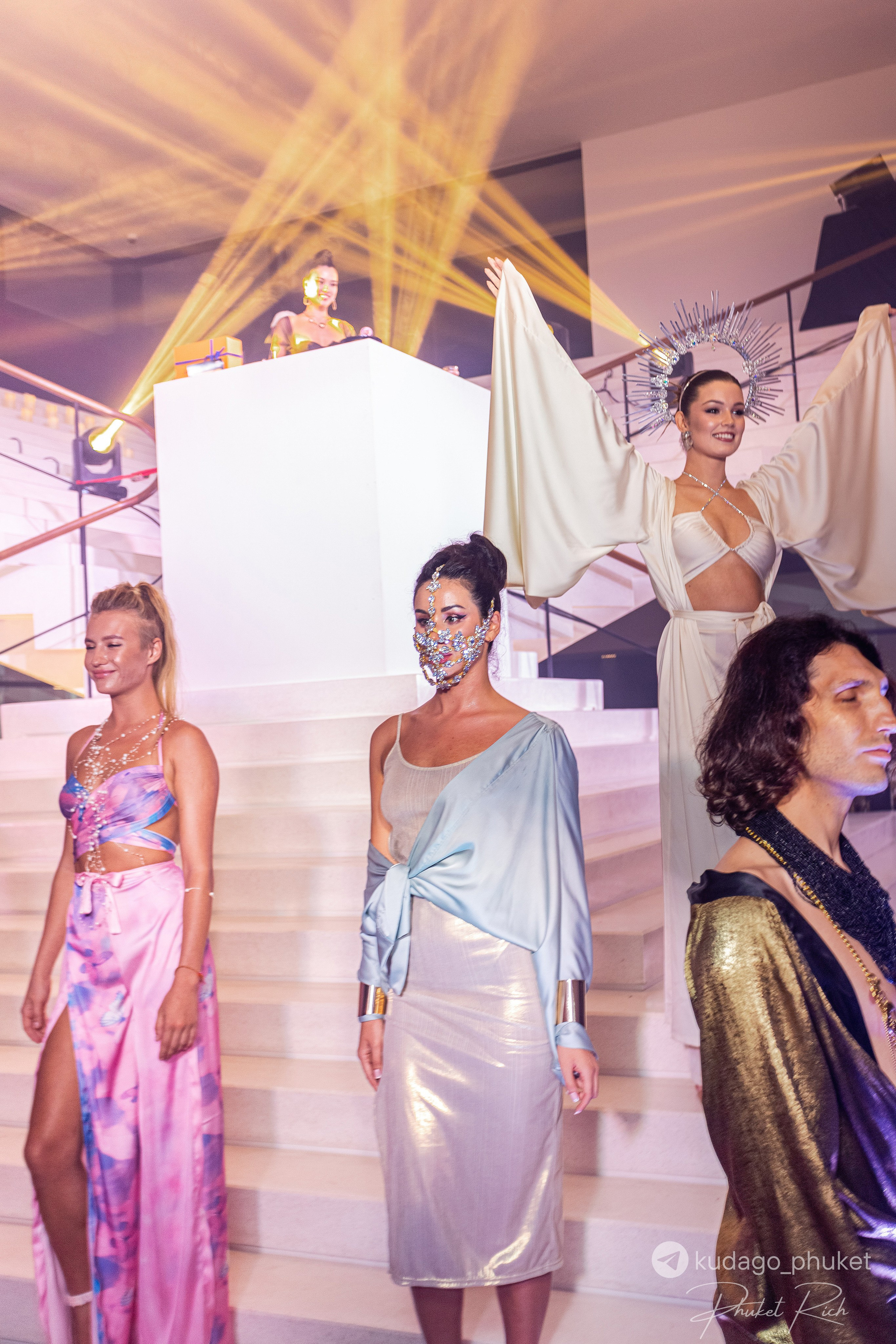 Вечеринка «Код да Винчи» | Фоторепортаж | Афиша | DAVAYSXODIM.com PHUKET. АФИША|ФОТОРЕПОРТАЖИ|ИВЕНТЫ|ПХУКЕТ