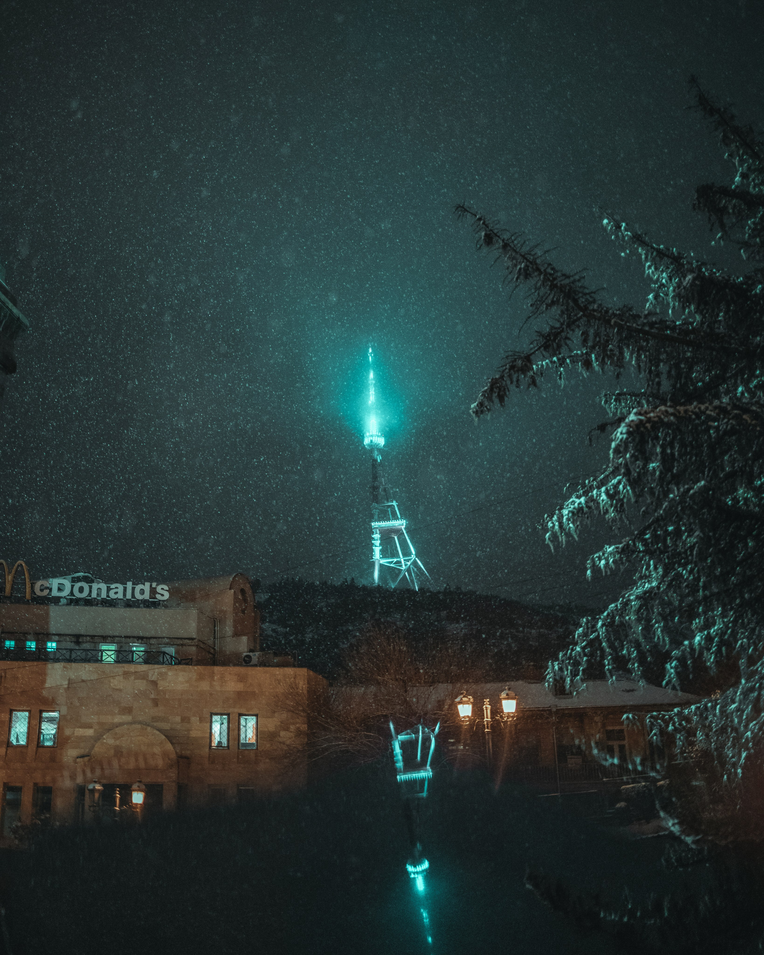 T B I L I S I. Bspander