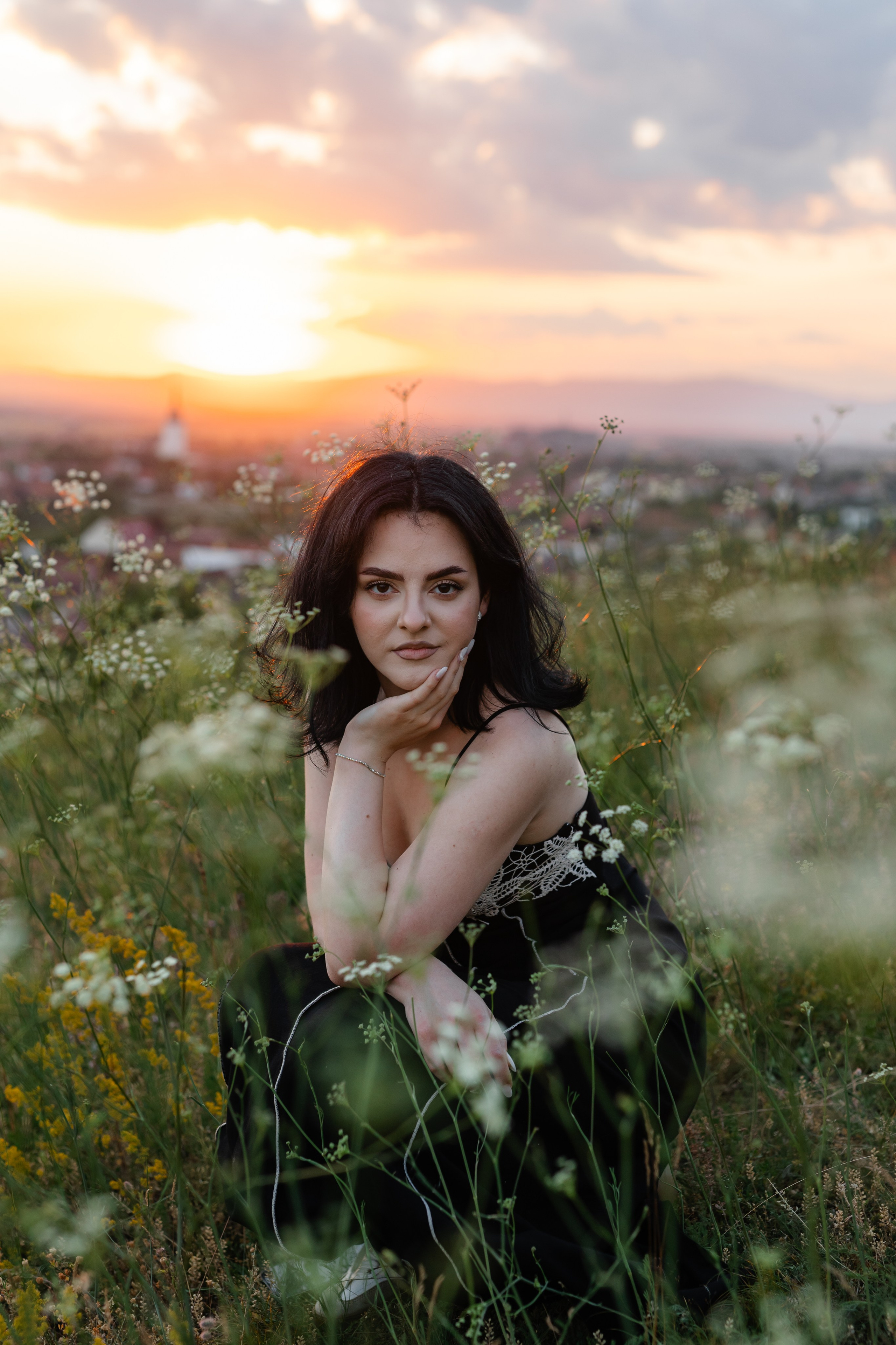 Laura — Portrait. Main