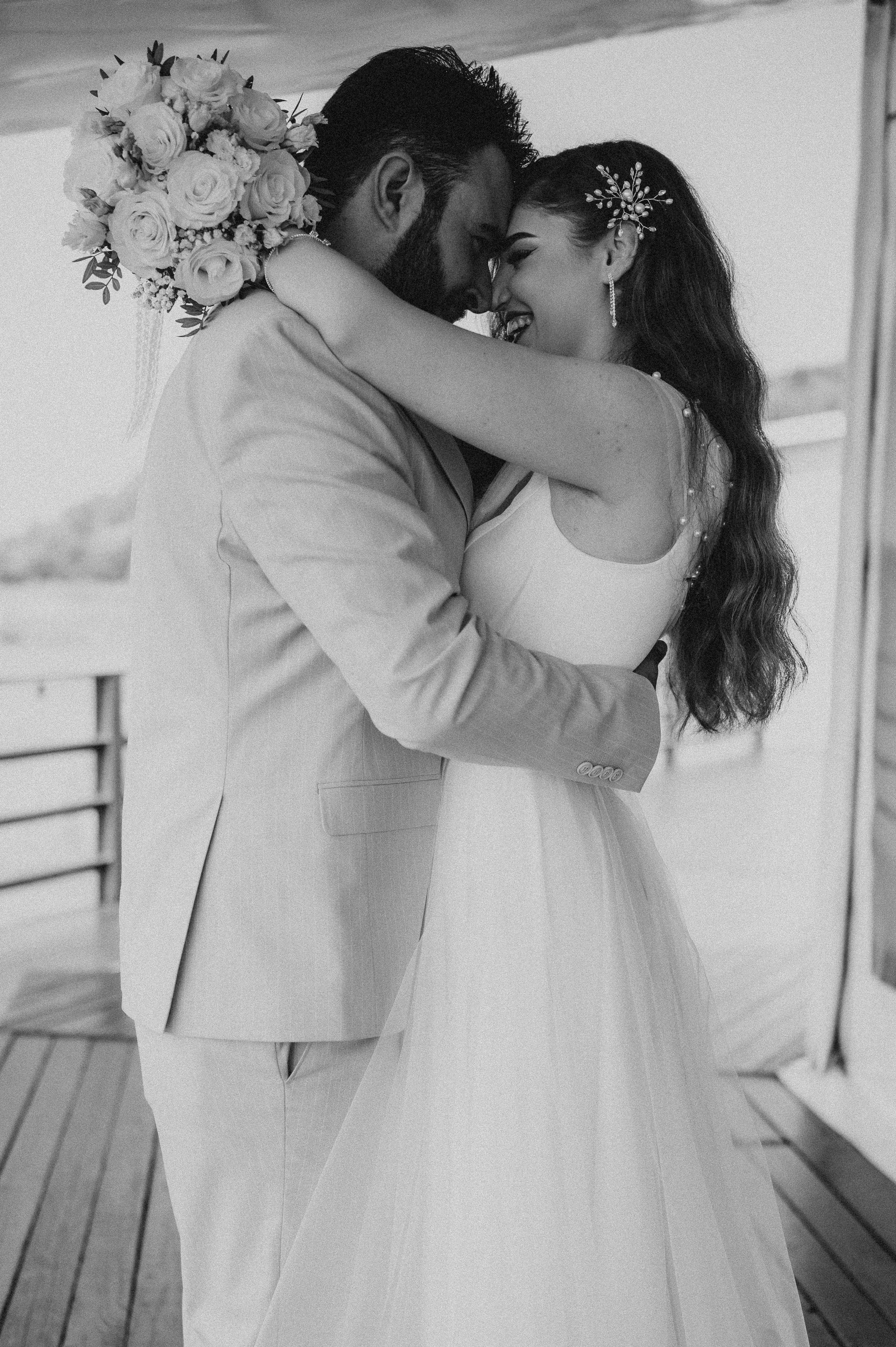 Cununie civila in aer liber si sedinta foto de cuplu. Proud Vision Weddings | Wedding Photography & Film — Servicii profesionale Foto Video Nunta Iasi