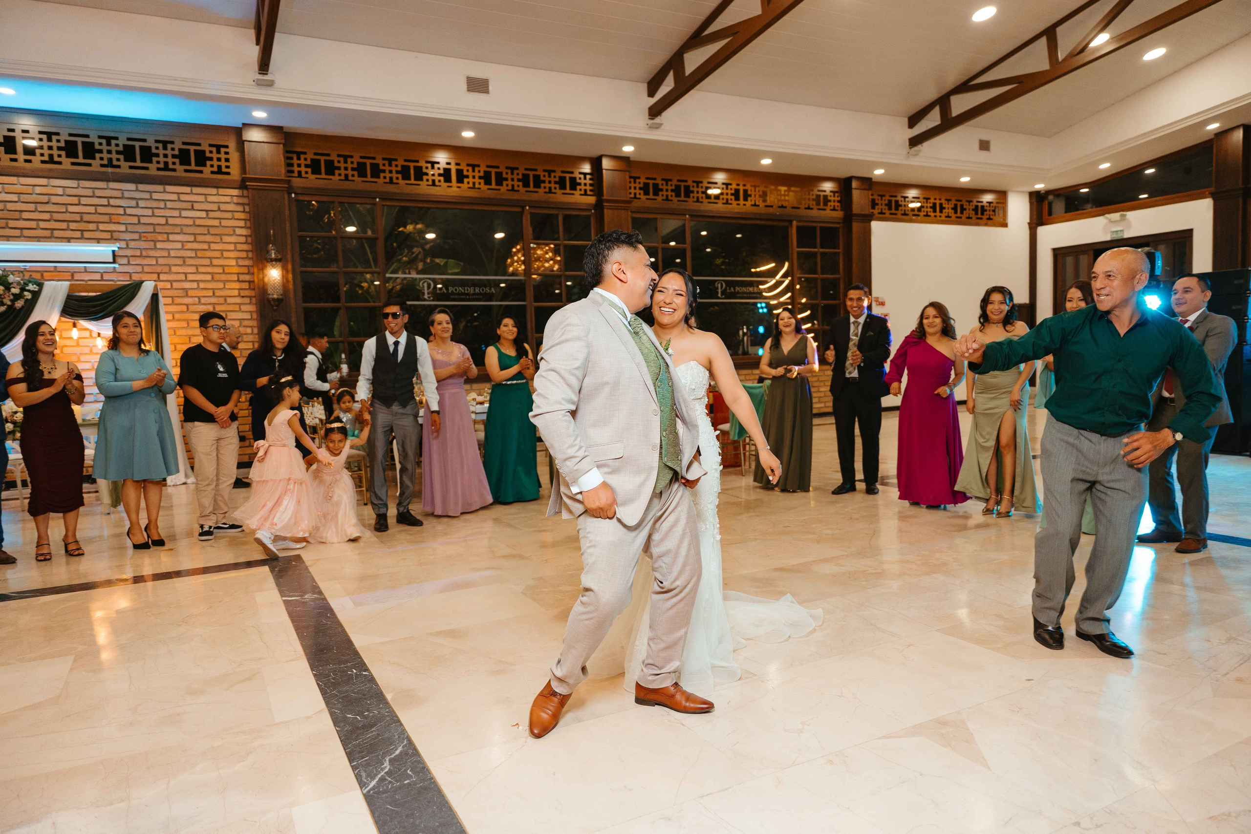 Karol y Jairon. Fotógrafo de bodas en Loja Ecuador | Piero Alvarez PH