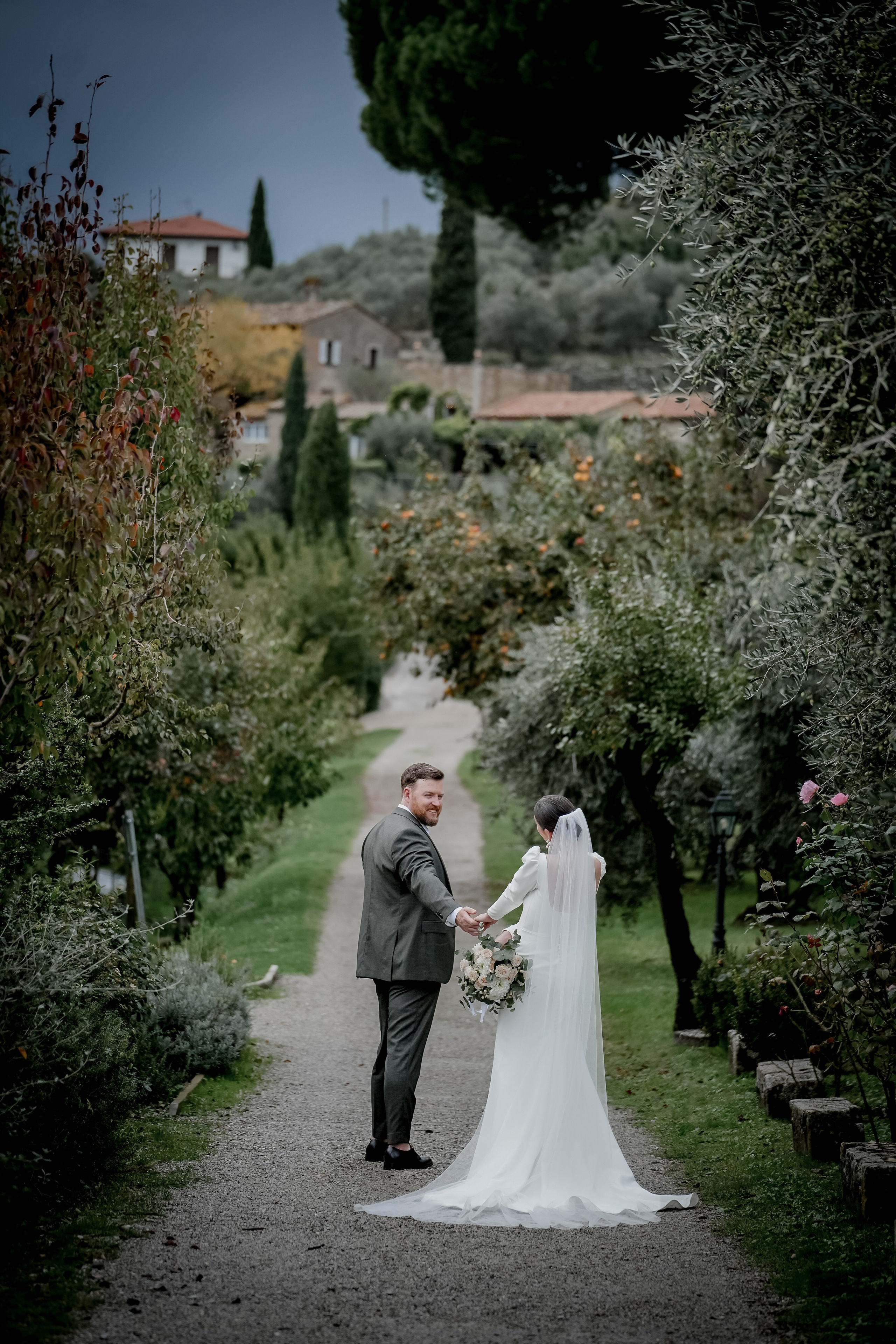 Elopment in Cortona. Villa Falconiere. Wedding Photographer in Italy