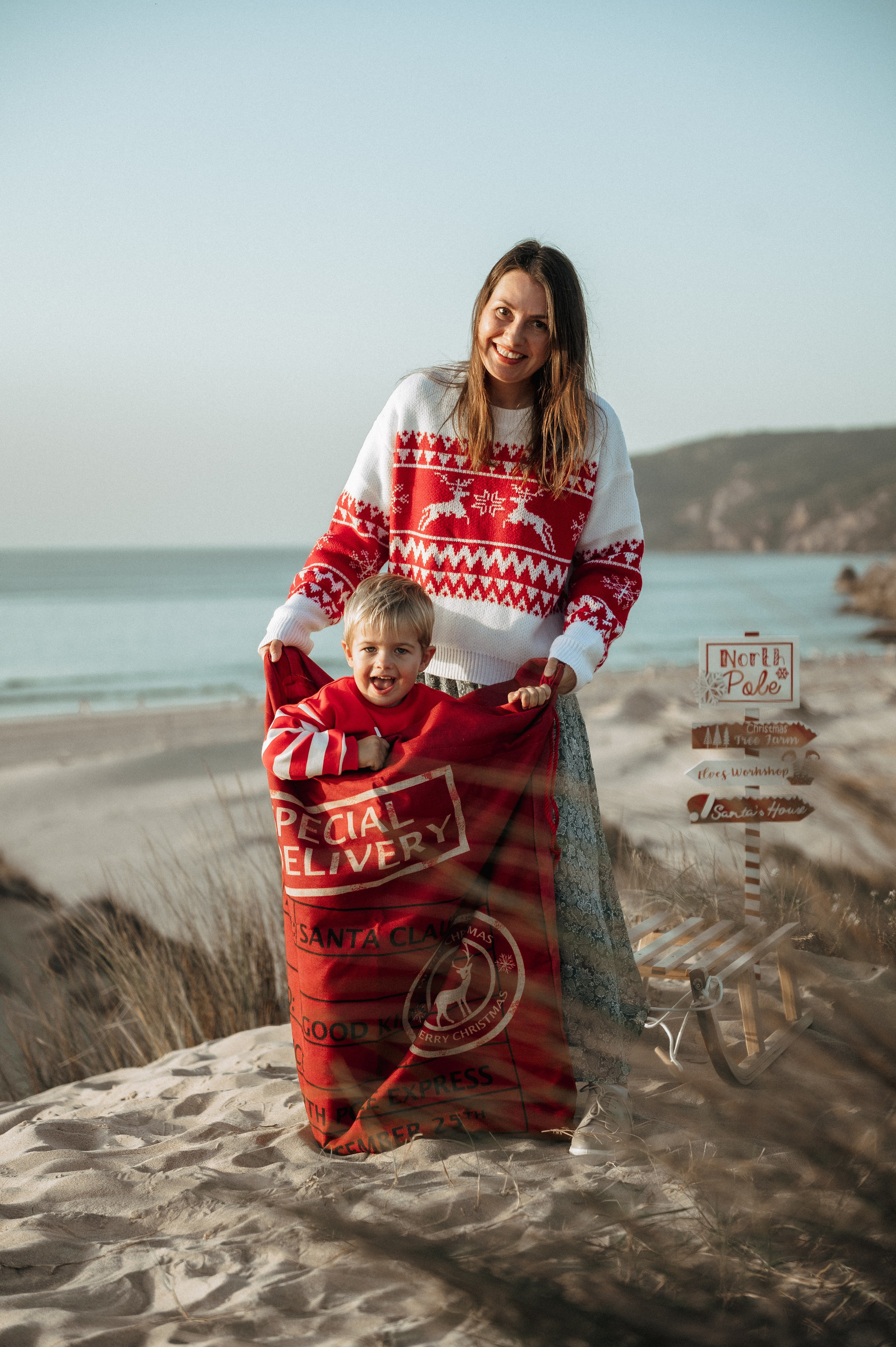 Family Christmas photoshoot on the beach in Portugal. Ваш фотограф в Лиссабоне — Анна Белова