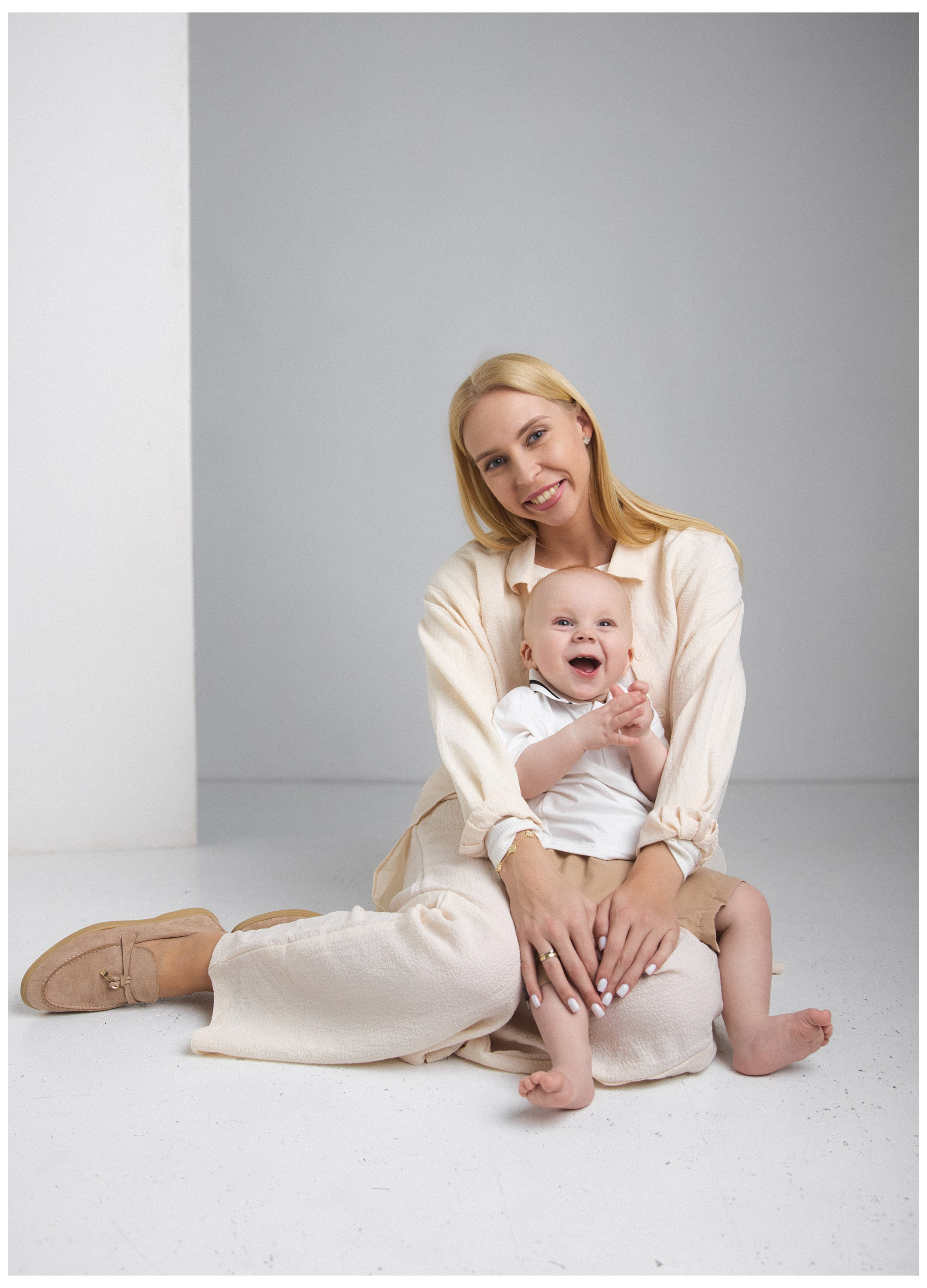 PORTFOLO. Profesionalus fotografas Vilniuje. Asmeninės ir šeimos fotosesijos, vestuvių, krikštynų bei renginių fotografavimas, produktų fotografija