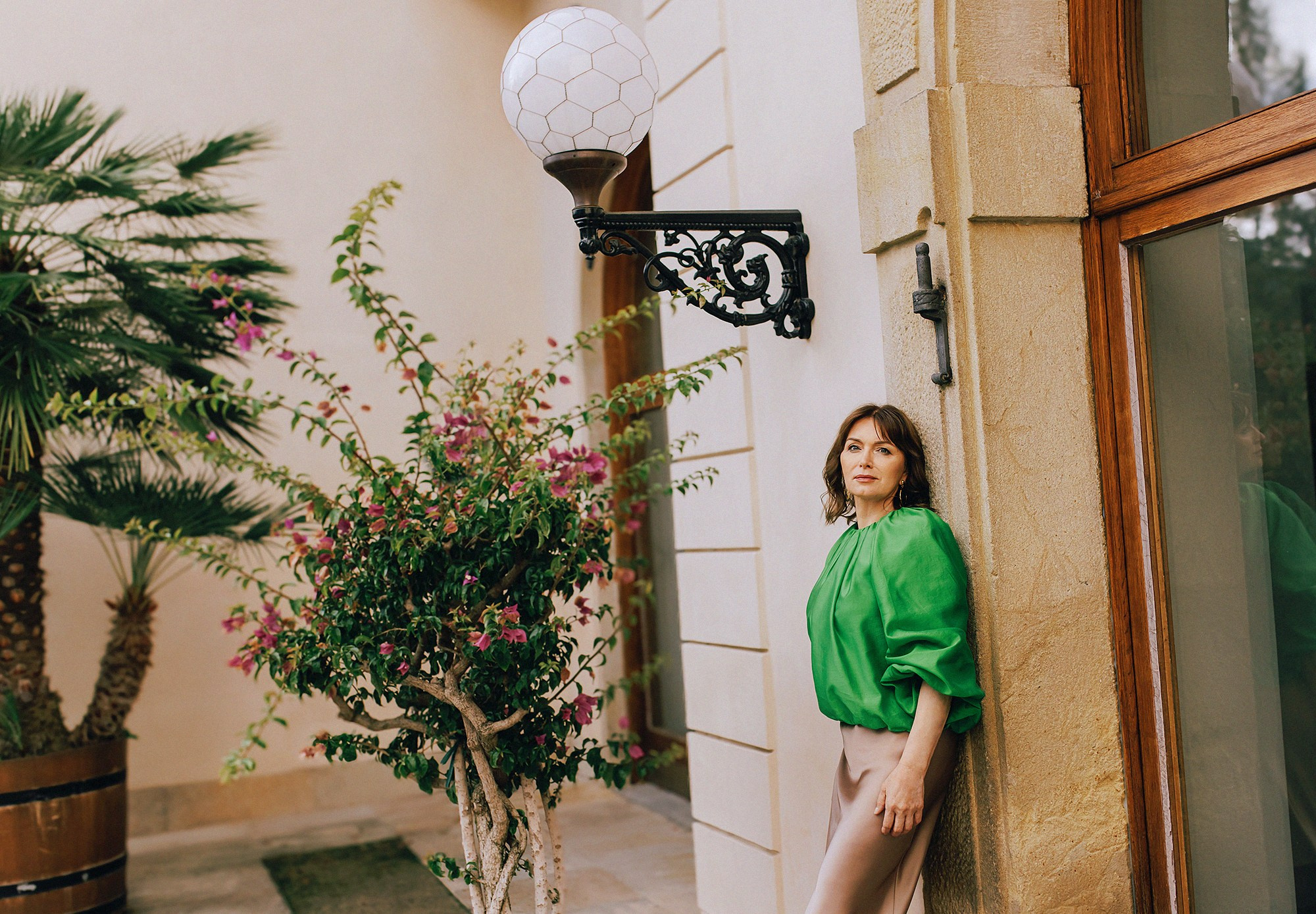 Елена в Пражском парке. Family and wedding photographer in Prague Natalia Fedori