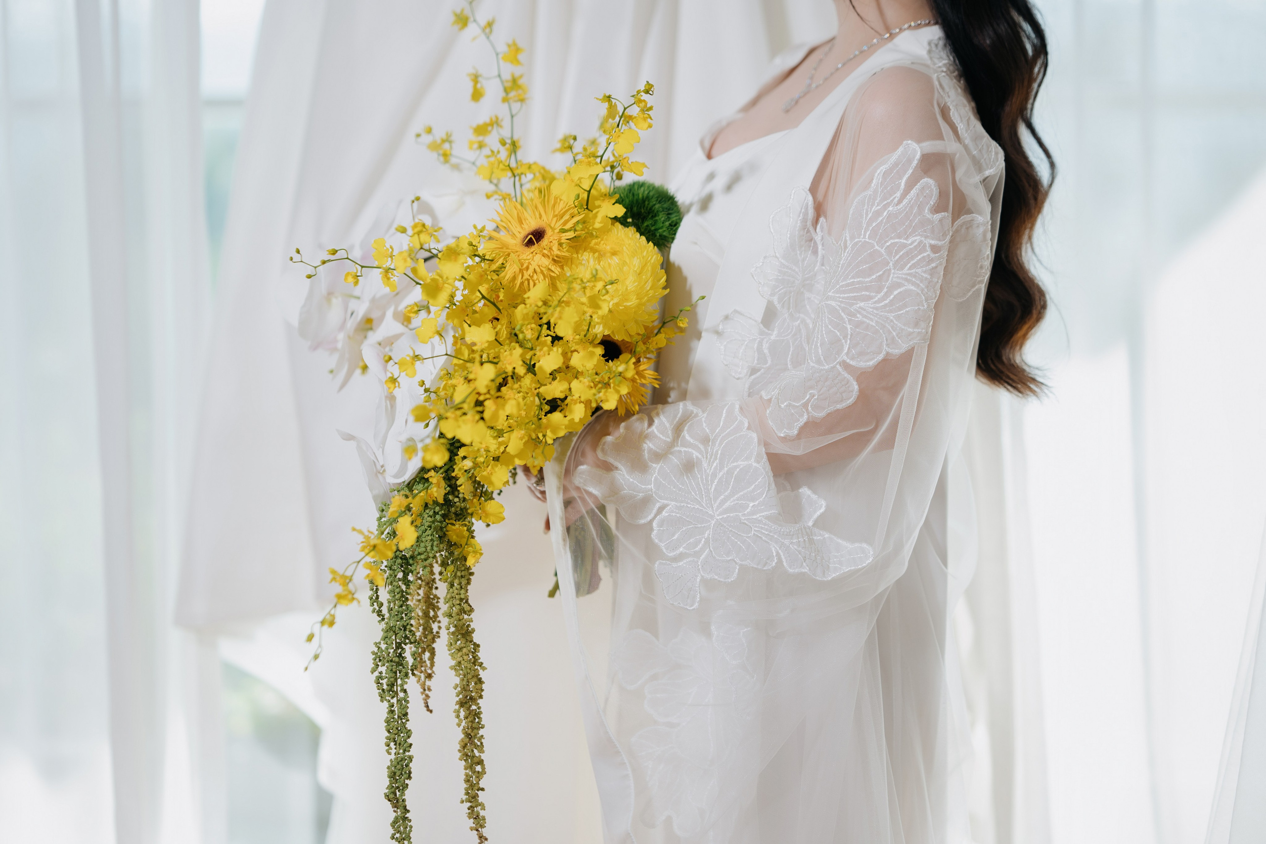 DUC HOANG & HUONG ANH / The Vows. Saigon Wedding Present | Art Beyond Moments