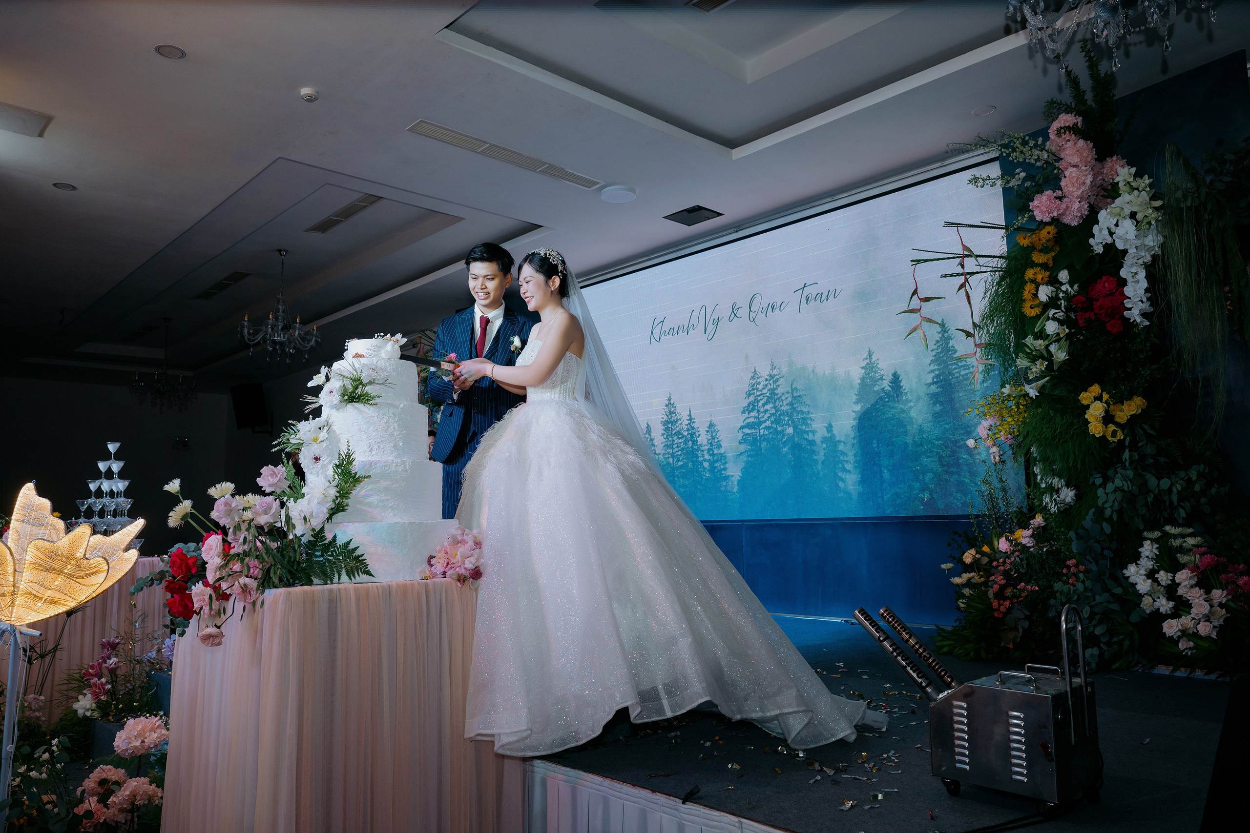 TOAN & VY / Wedding Journalism. Saigon Wedding Present | Art Beyond Moments