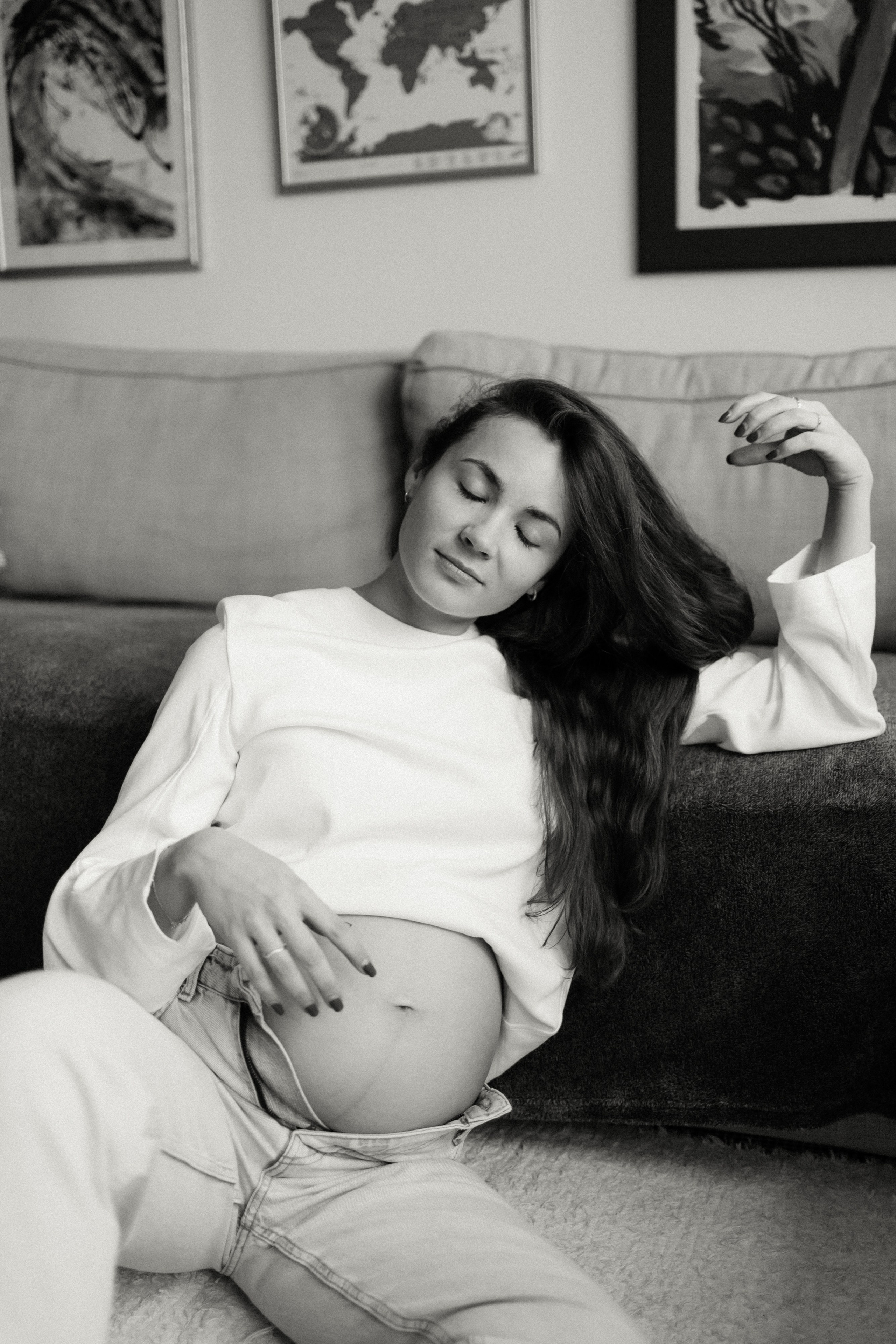 Pregnancy shooting at home. Elena Gorobets. Photographer in Zagreb