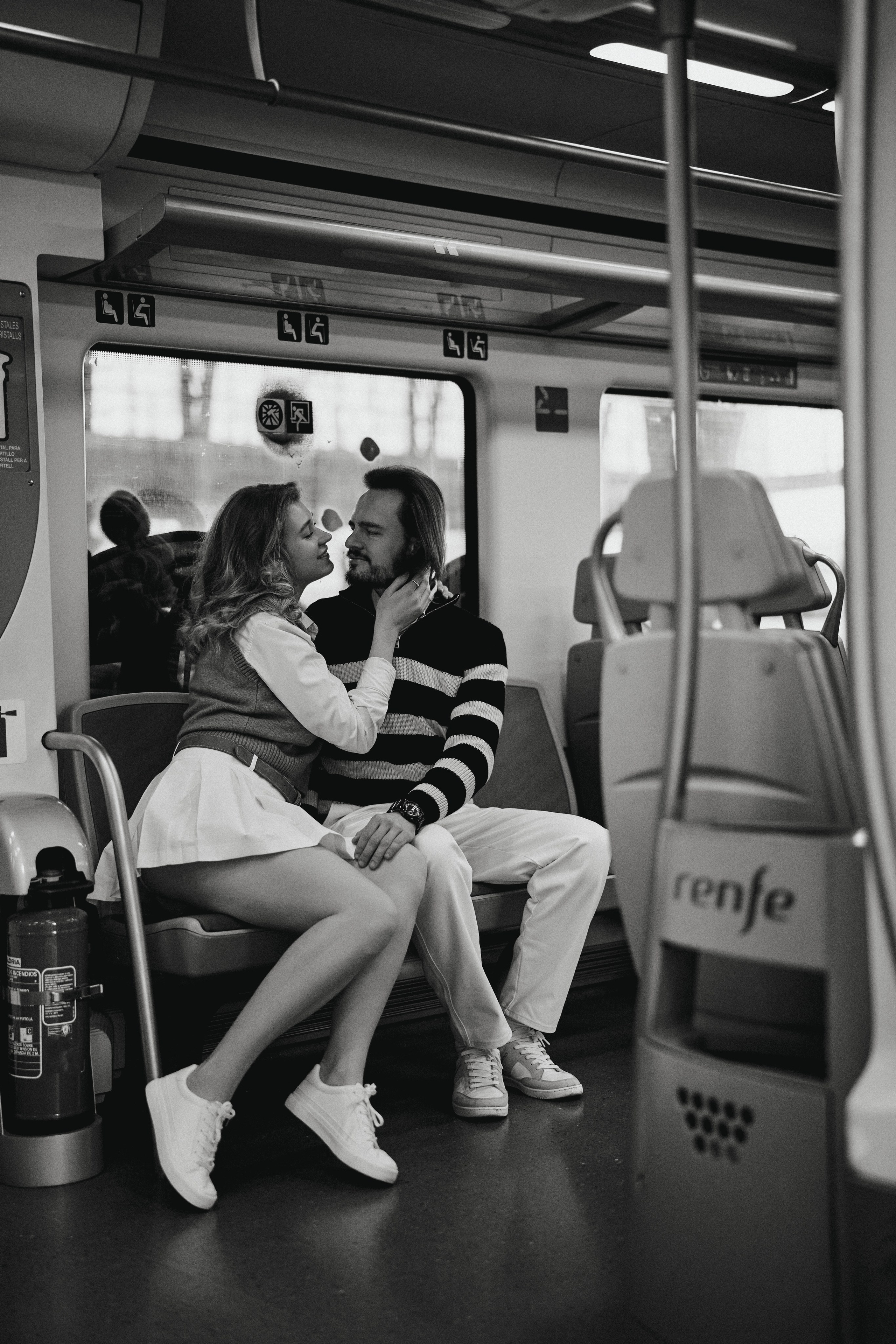 Тим и Кэт. Французский вокзал. Барселона. Фотограф в Барселоне Жанна Захарченко