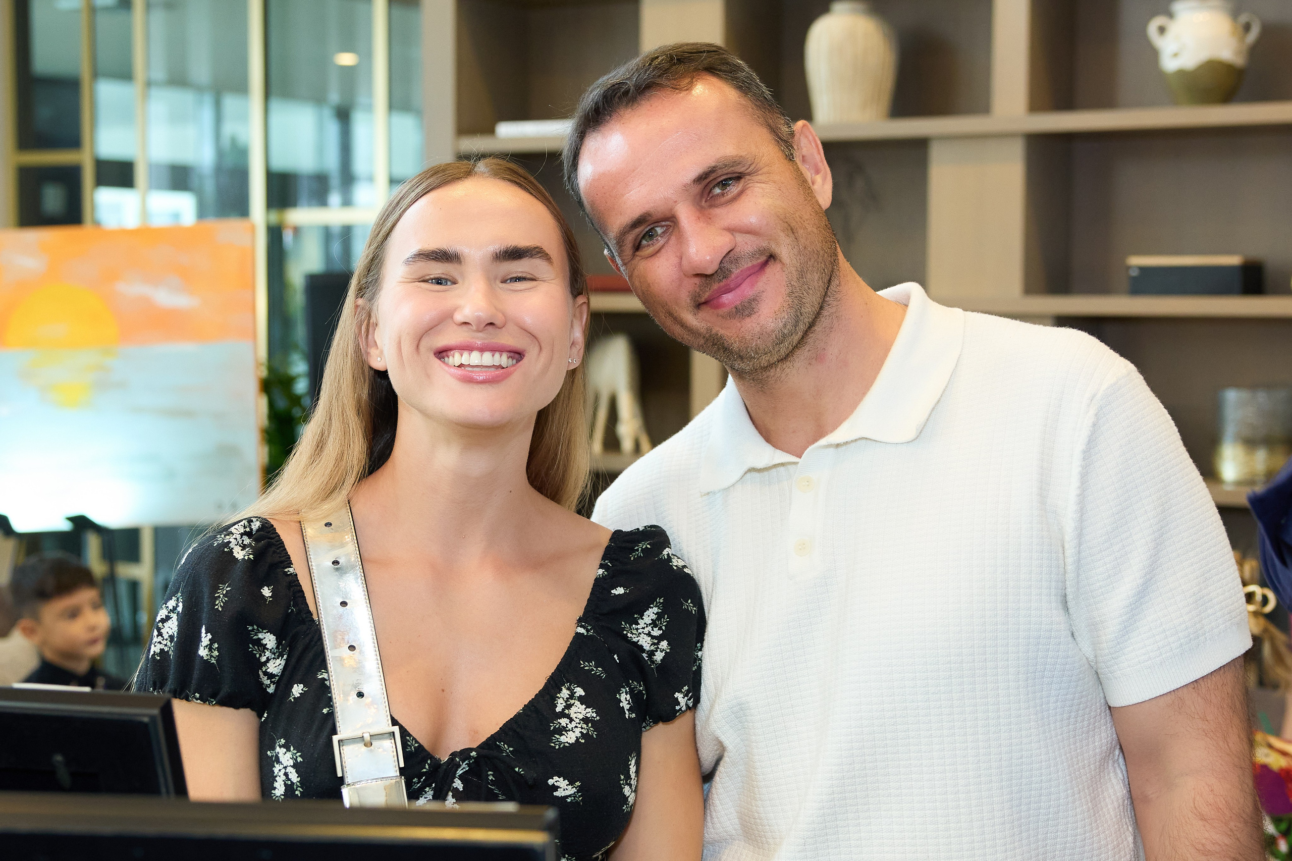 Авторская благотворительная художественная выставка Дианы Бортник. Фотограф Юлия Маковеева