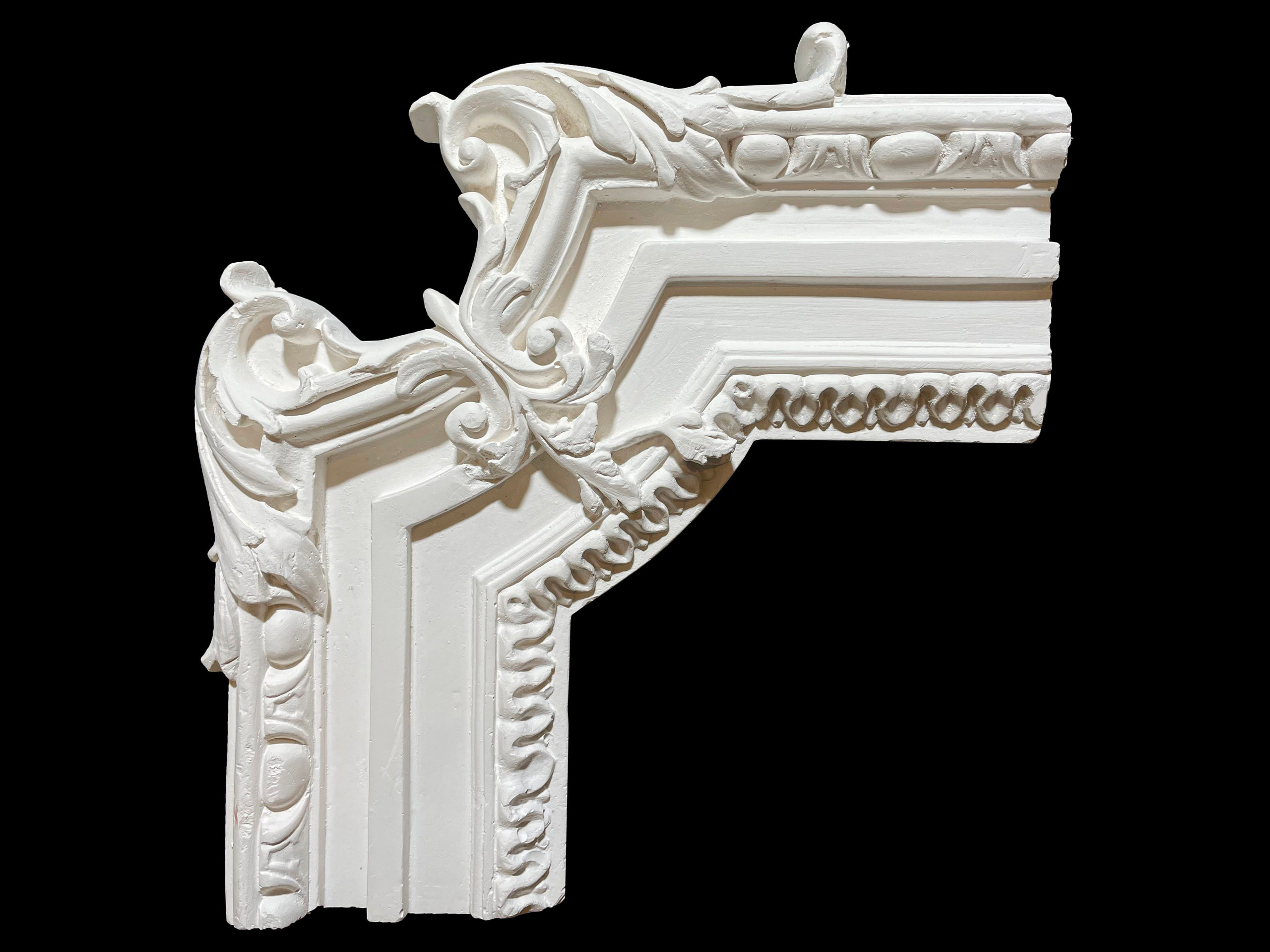 Corners. Plaster molding