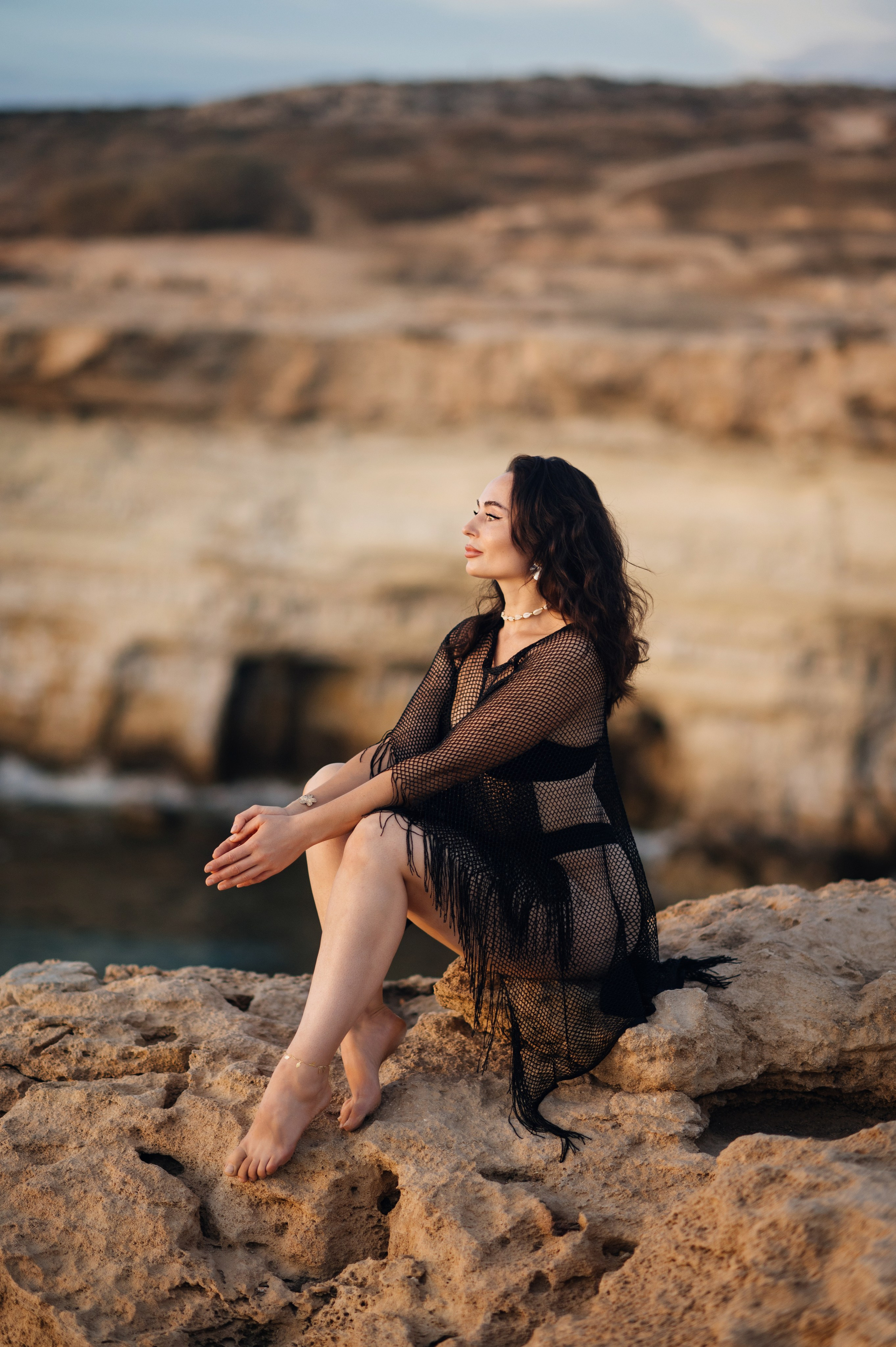 Морские скалы. Фотограф на Кипре