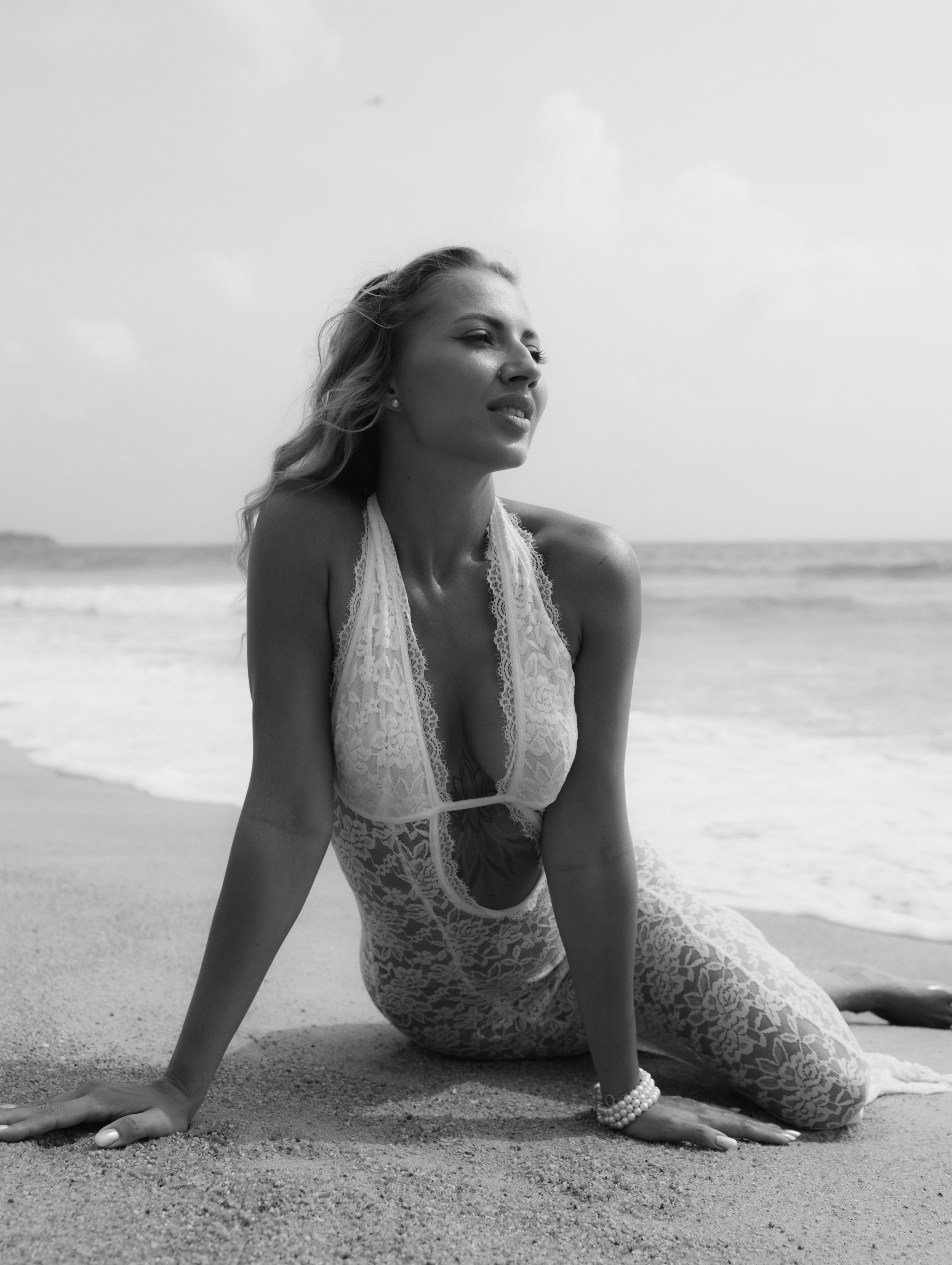 INDIVIDUAL WOMEN'S PHOTO SHOOT. Photographer on Koh Samui