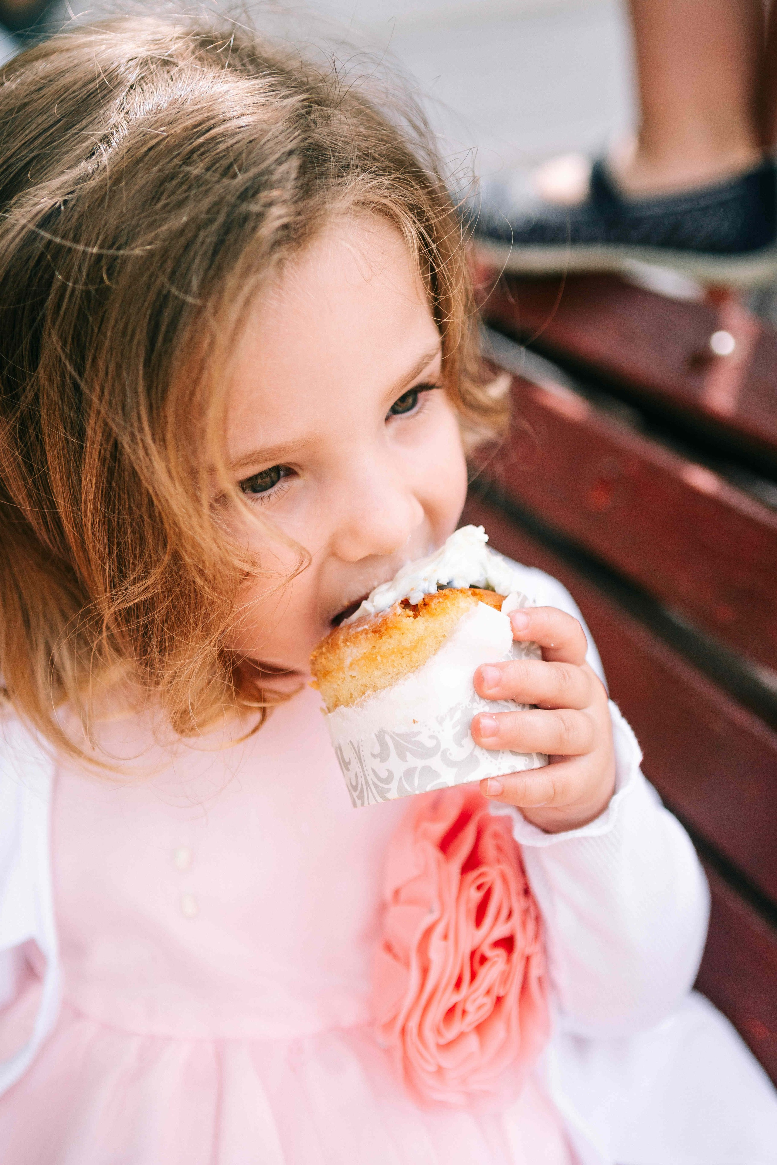 BRITH MILA IN THE SMALL SYNAGOGUE. PHOTOGRAPHER IN ISRAEL