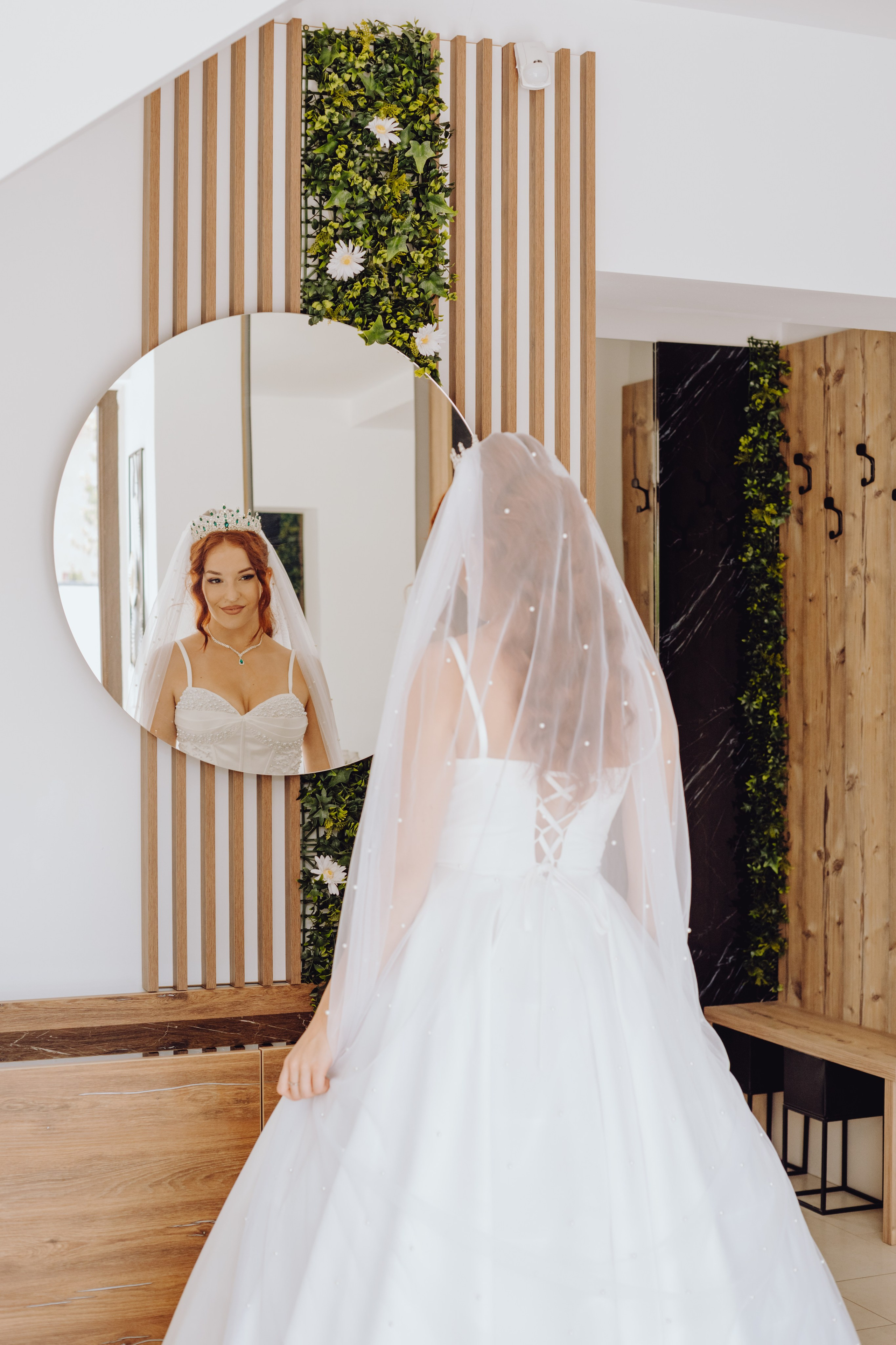 Paul & Maria. Wedding & couple photographer from Romania Rut Vetan