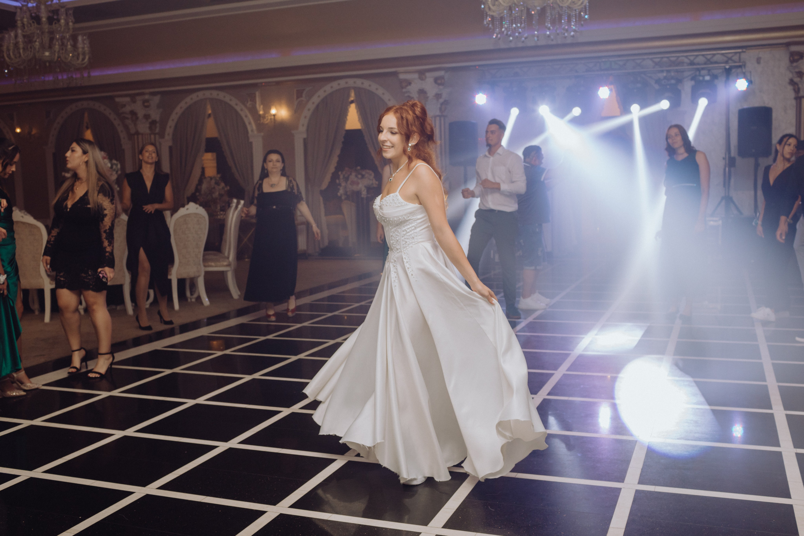 Paul & Maria. Wedding & couple photographer from Romania Rut Vetan