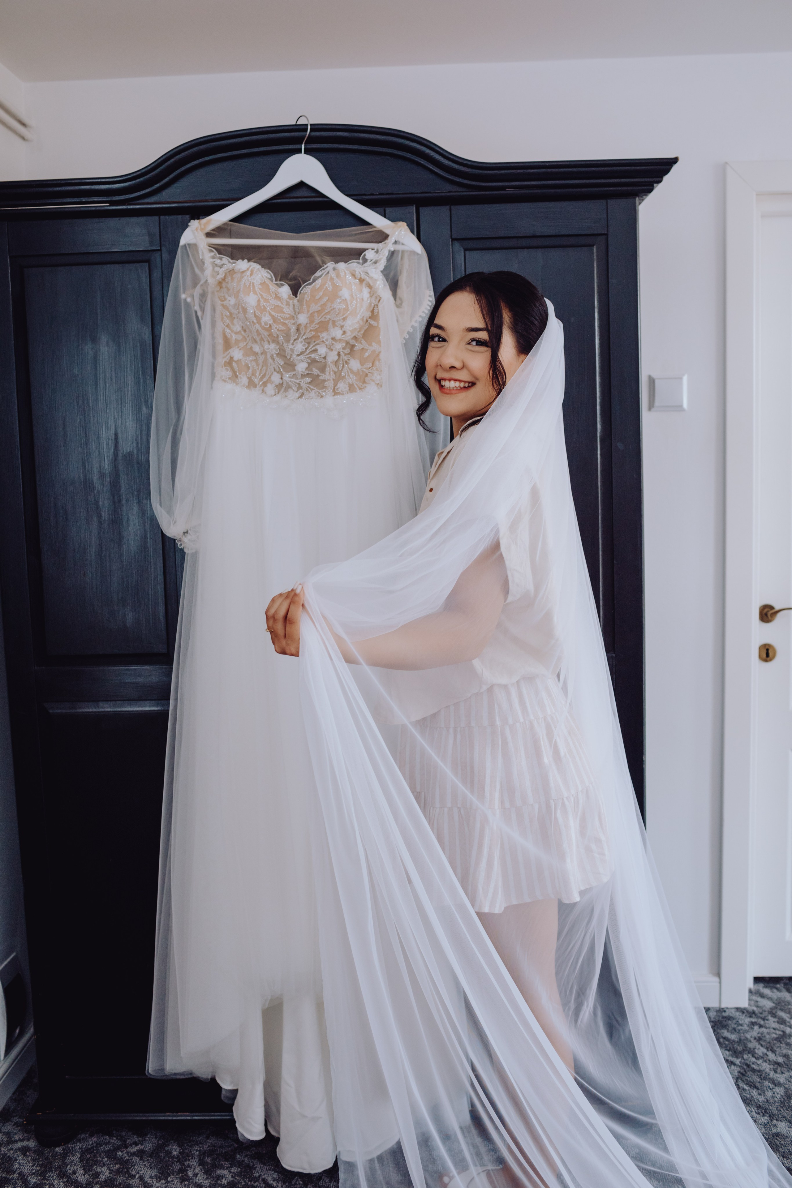 Moise & Delia. Wedding & couple photographer from Romania Rut Vetan