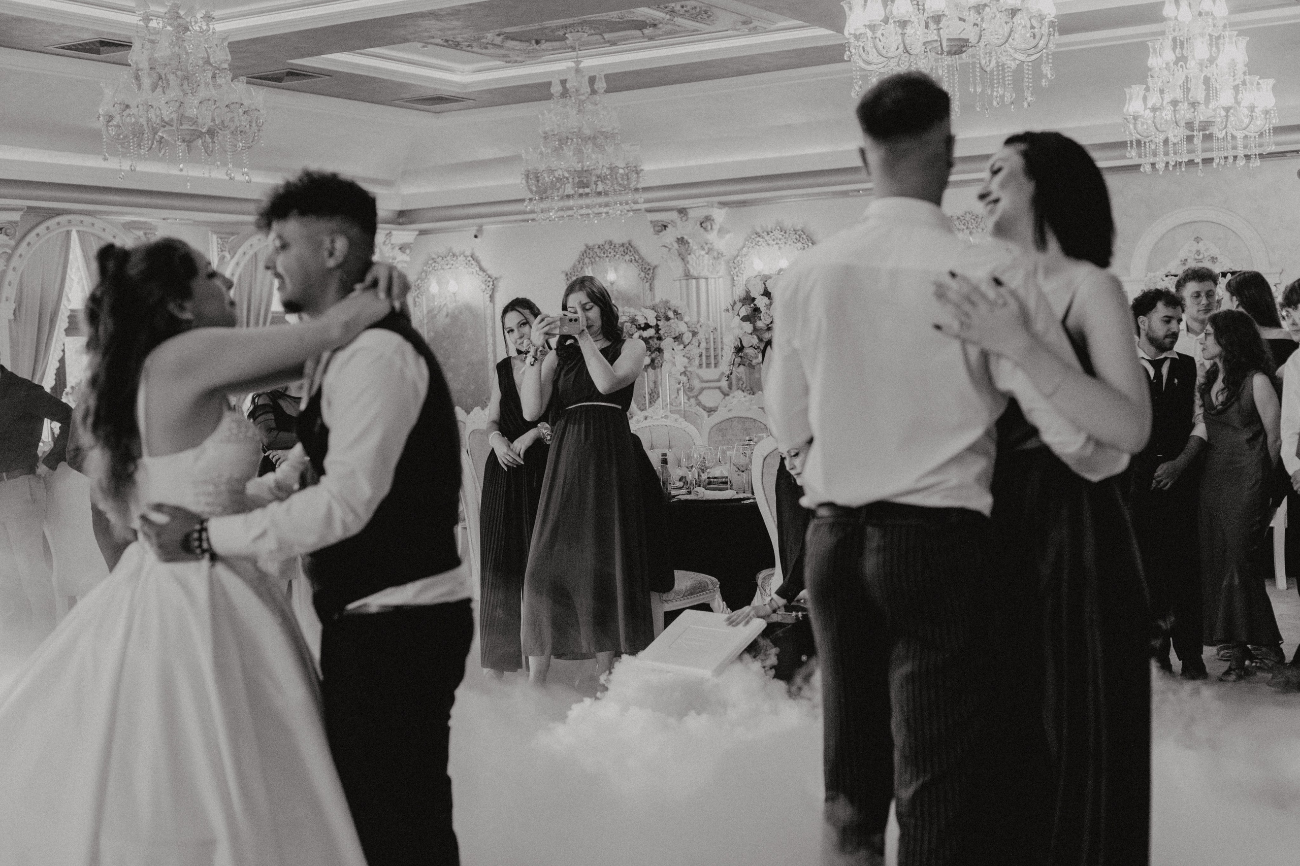 Paul & Maria. Wedding & couple photographer from Romania Rut Vetan