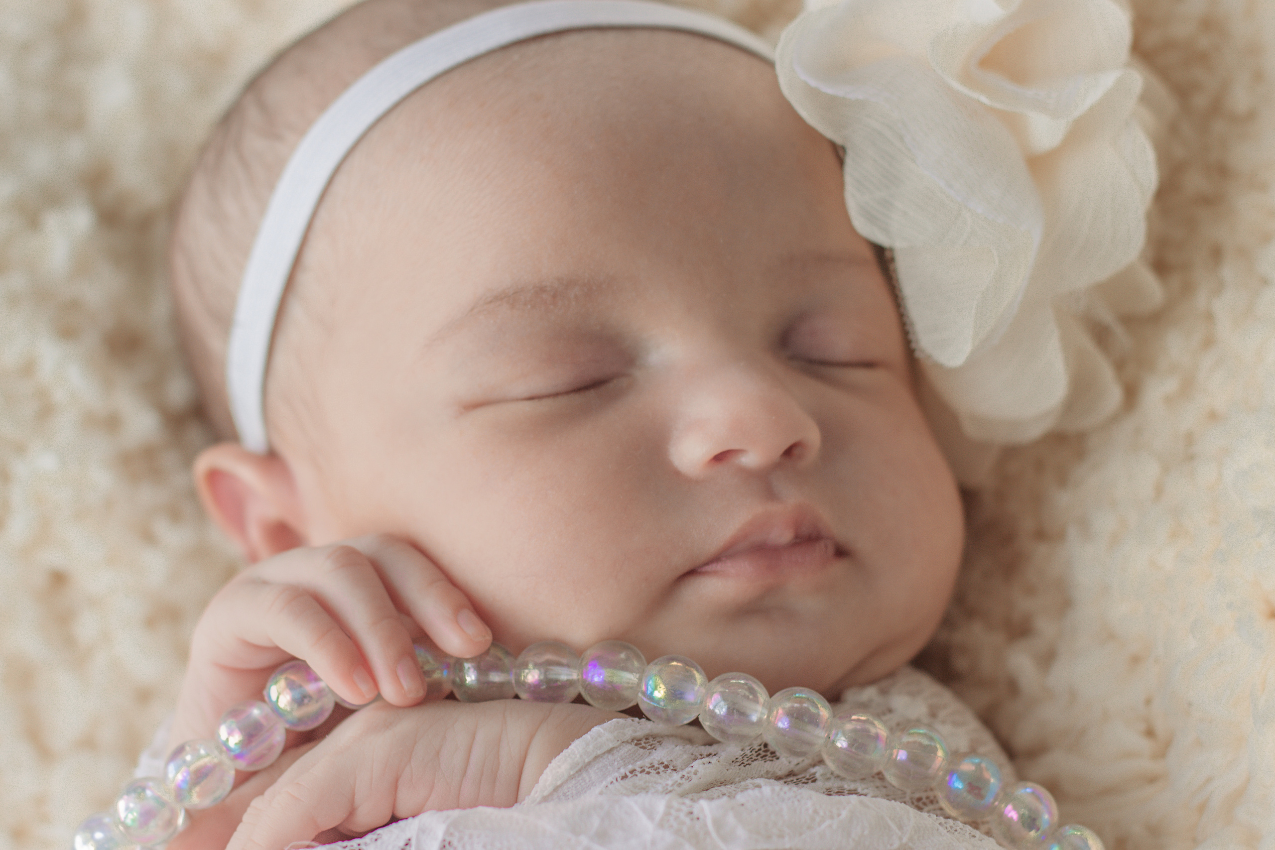 NEWBORN. Louisa Lewis |Shenzhen-based Photographer & Videographer