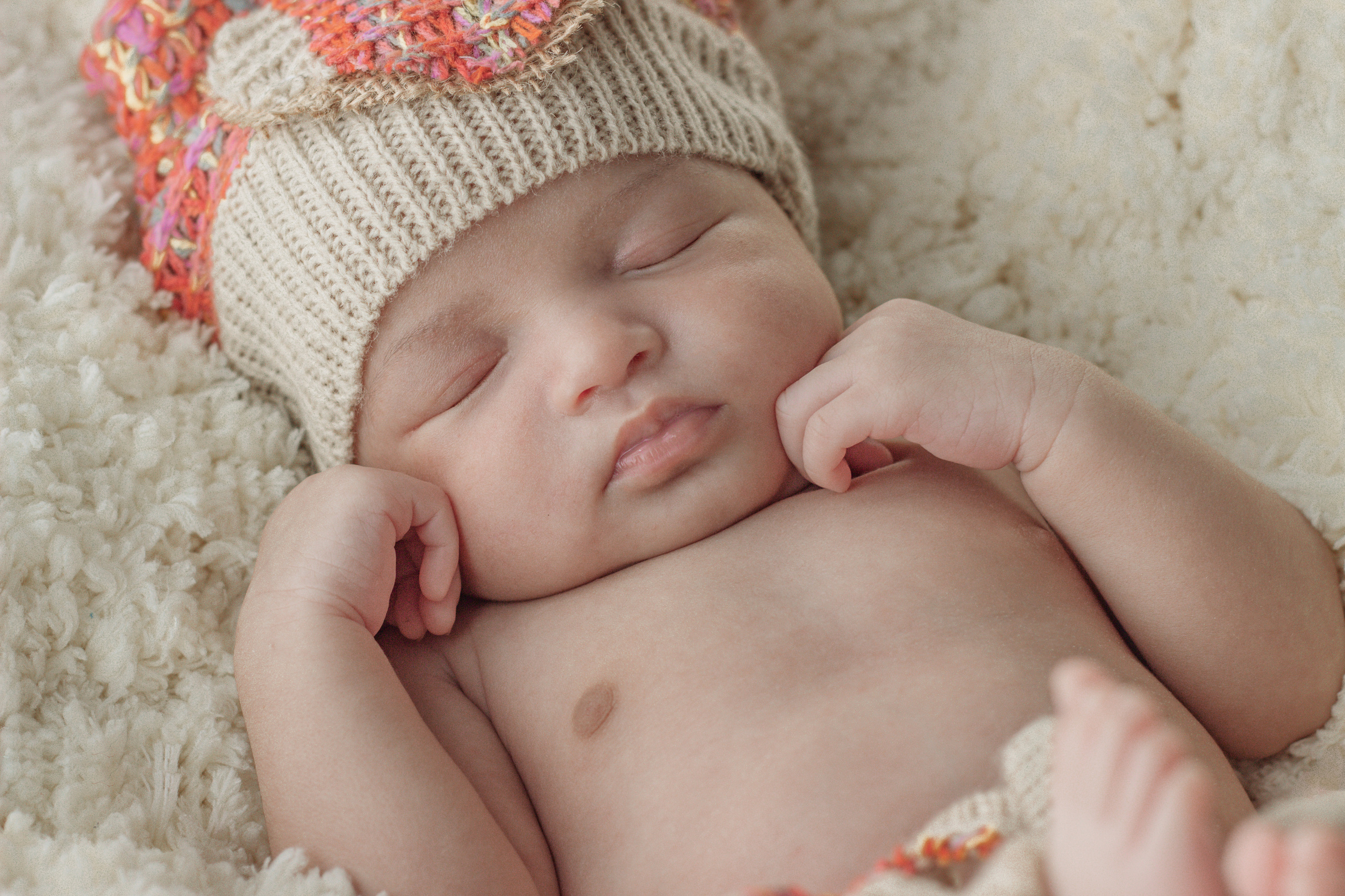 NEWBORN. Louisa Lewis |Shenzhen-based Photographer & Videographer