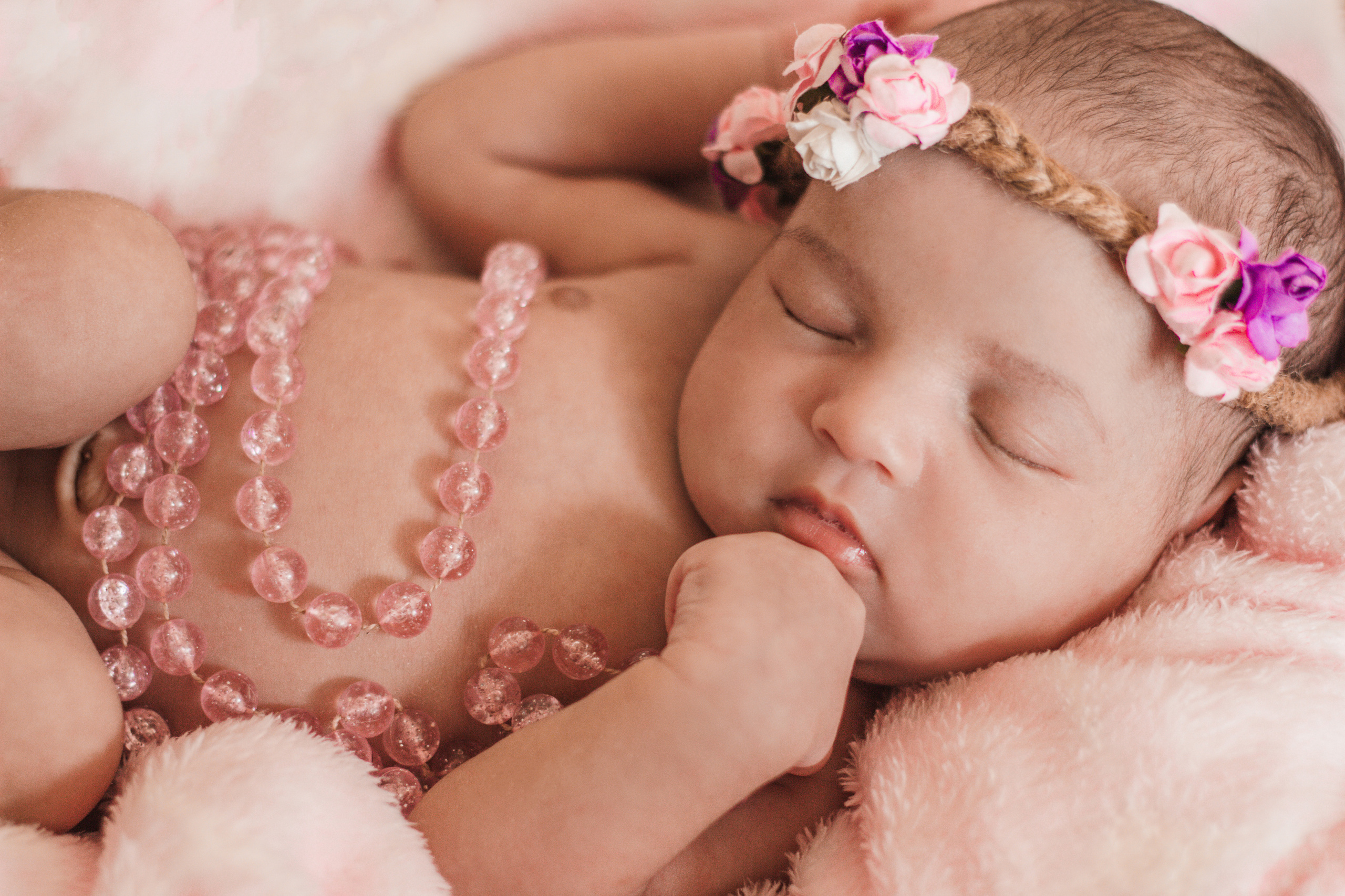 NEWBORN. Louisa Lewis |Shenzhen-based Photographer & Videographer