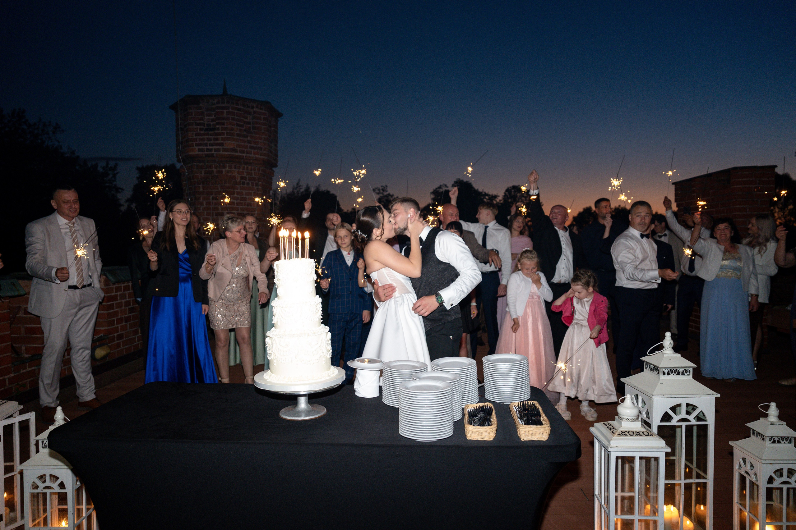E&N: Zamek w Rzucewie. SL Wedding Photo — Editorial, Elegant & Timeless Wedding Photography in Poland and Across Europe