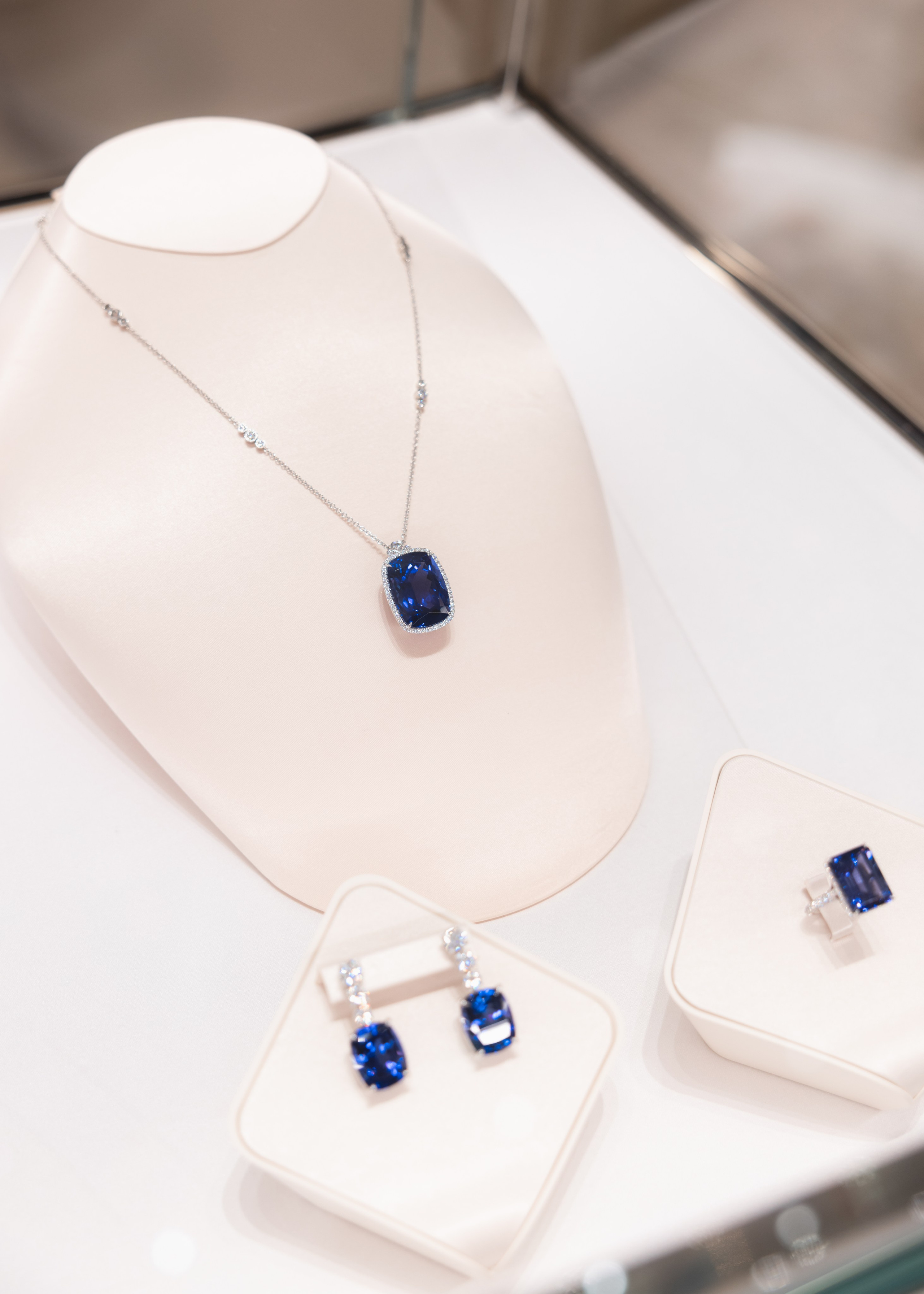 Tiffany. Professional wedding photographer in Copenhagen, Denmark — Julia Byron