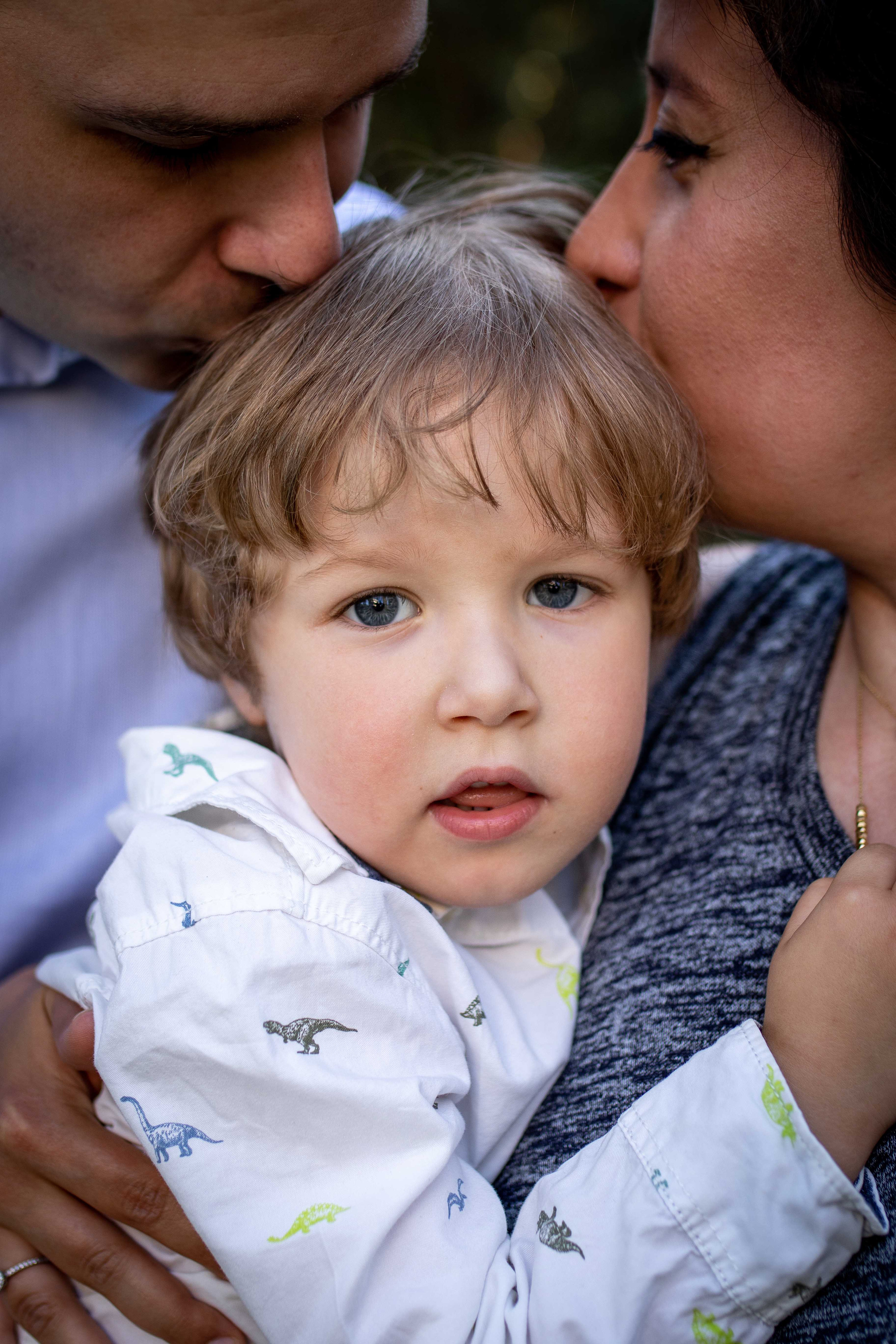 Cozy in-home family photo session. Family Photographer in Greece
