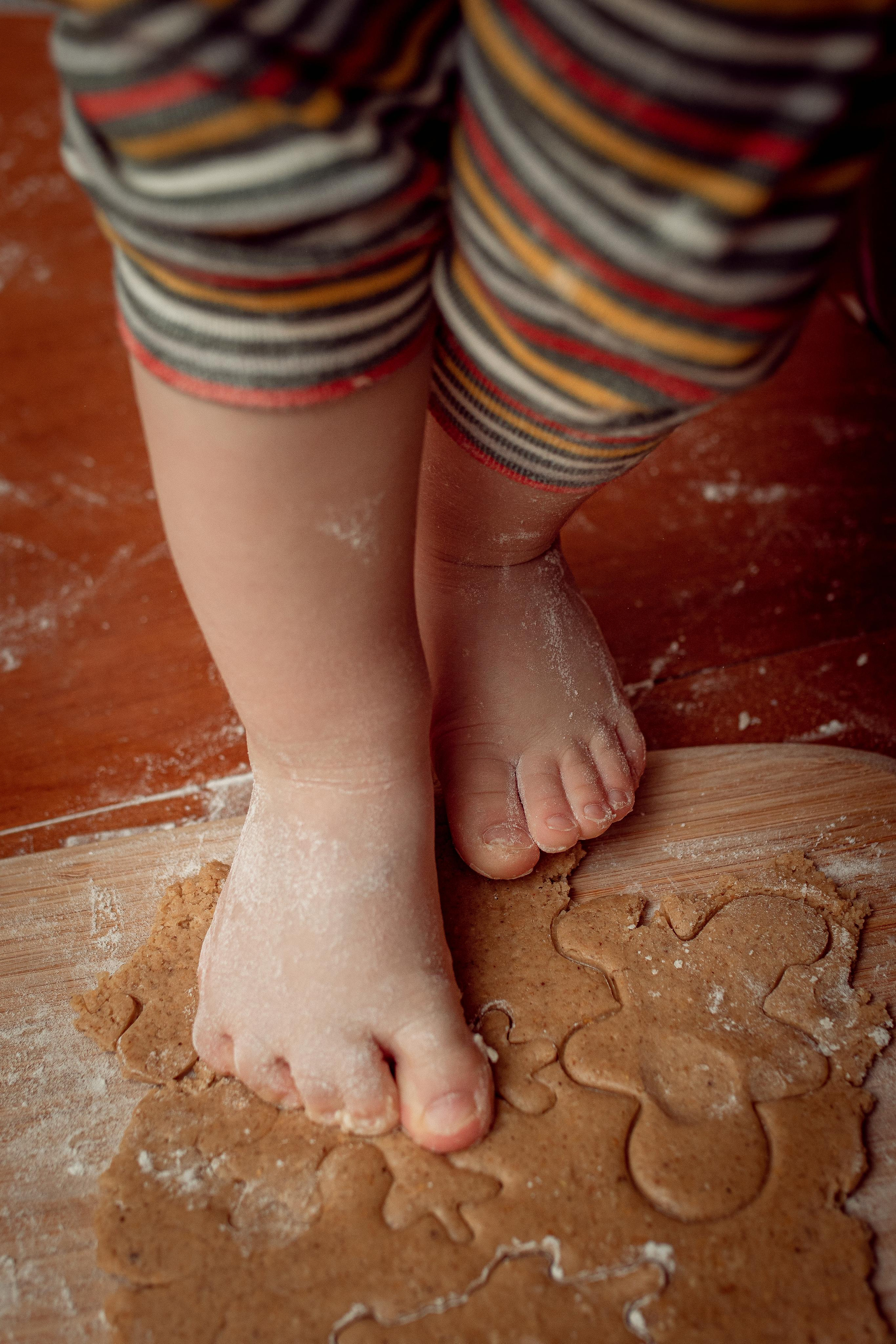 Christmas Baking. Family Photographer in Greece