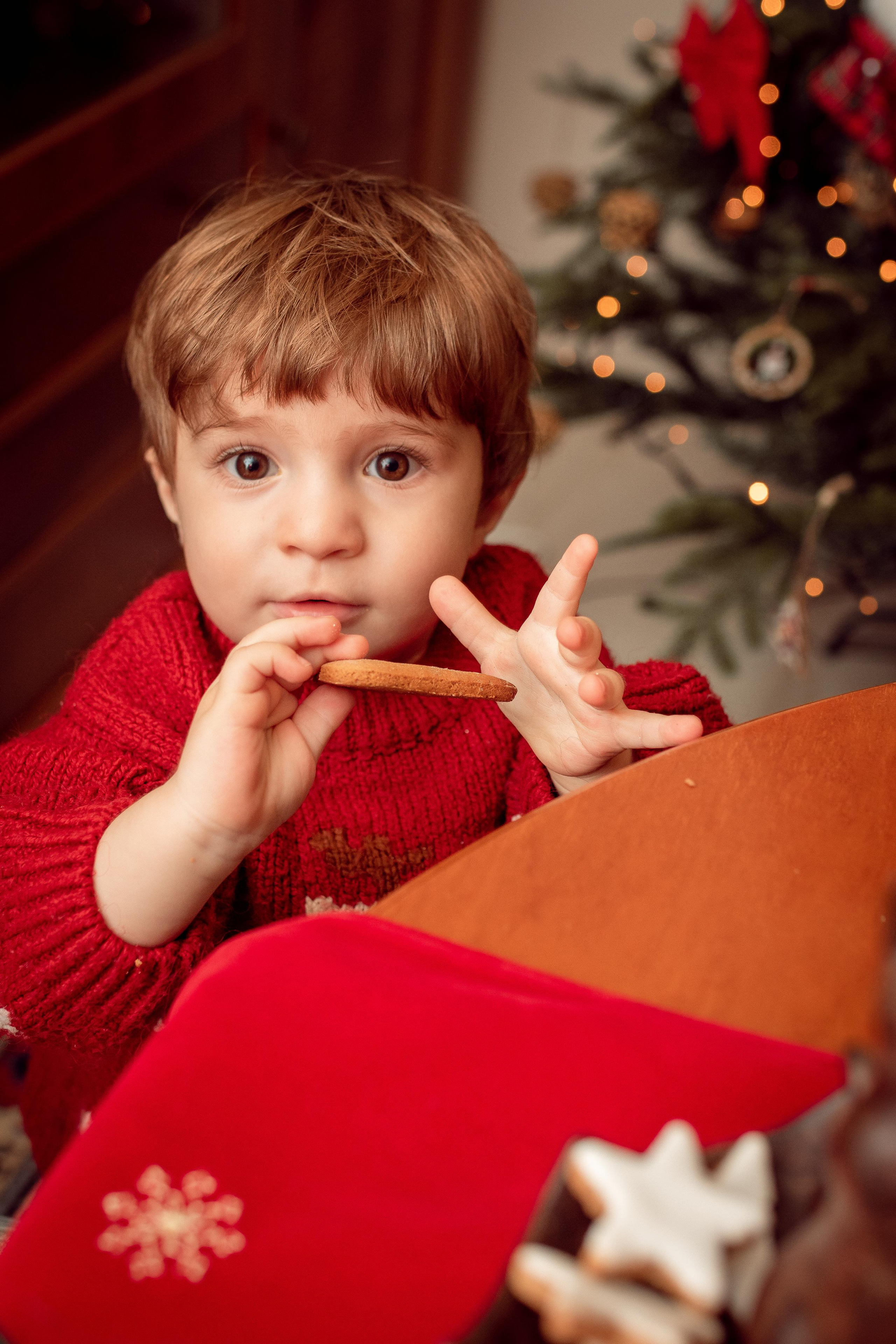 Christmas Baking. Family Photographer in Greece