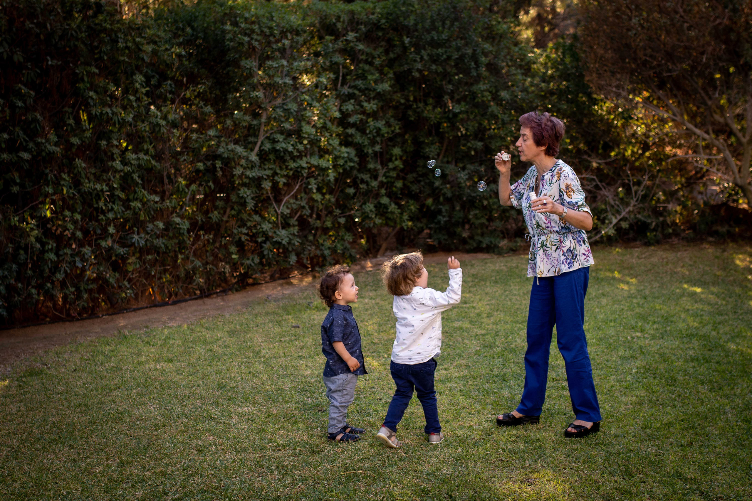 Cozy in-home family photo session. Family Photographer in Greece