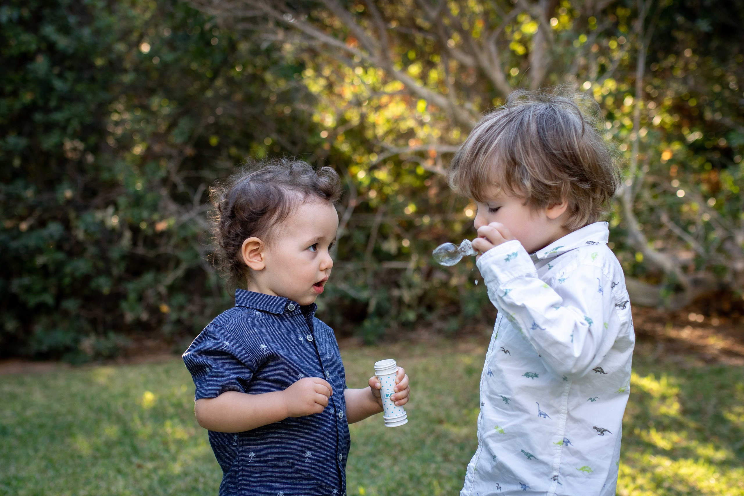 Cozy in-home family photo session. Family Photographer in Greece