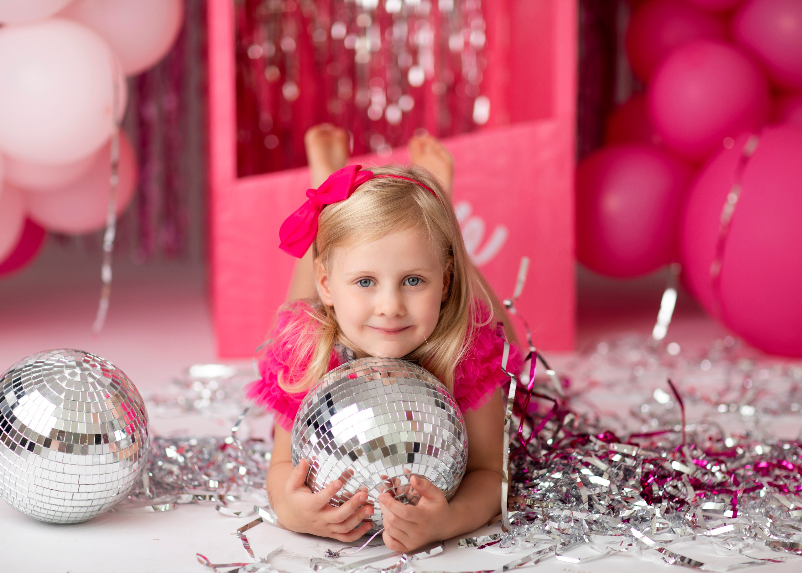 Mini-fotografering i Barbie-stil för flickor från 1 till 6 år. Axlundphotography.se