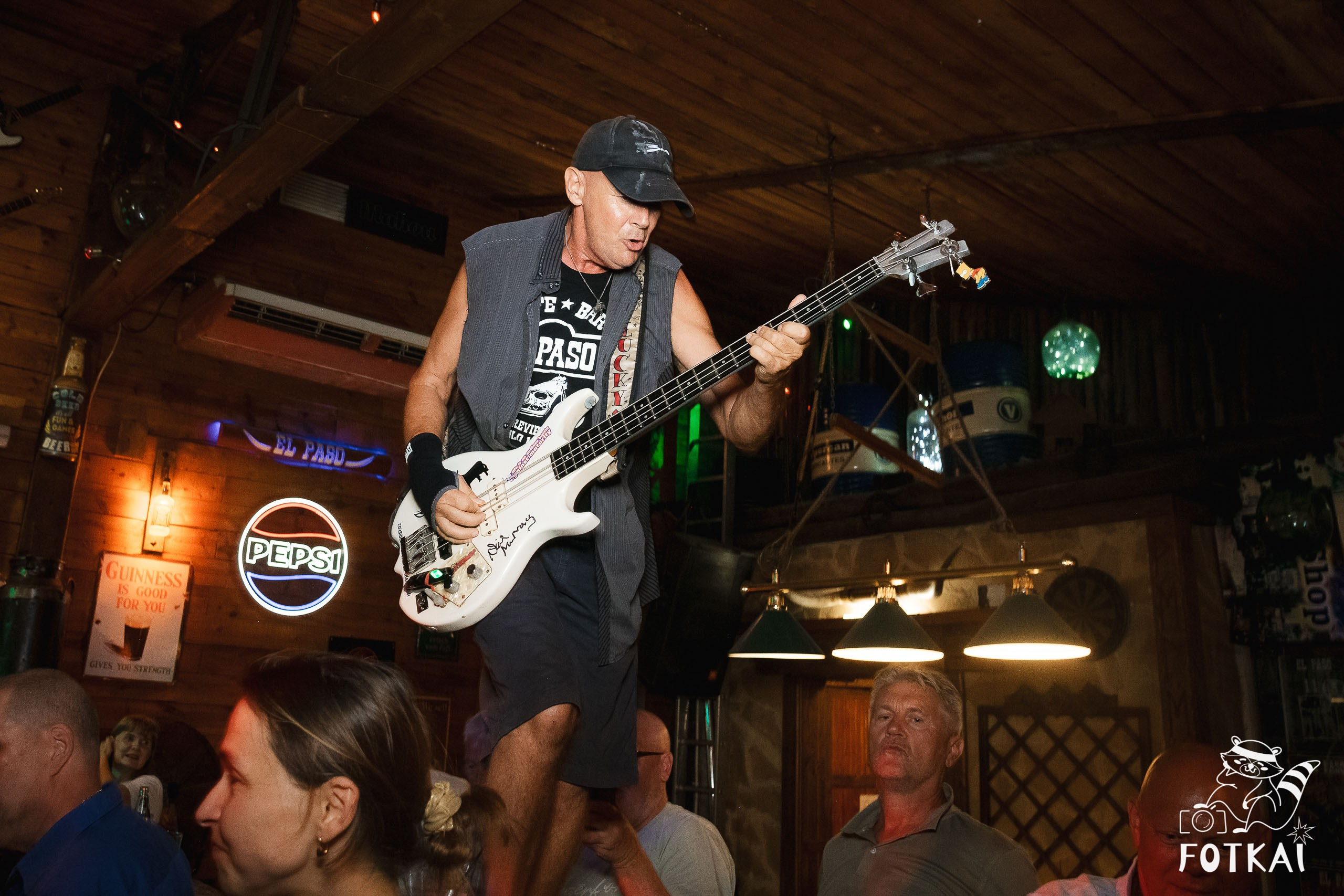 El Paso Rock Bar Torrevieja: Reportaje fotográfico 19.09.25 | FOTKAI