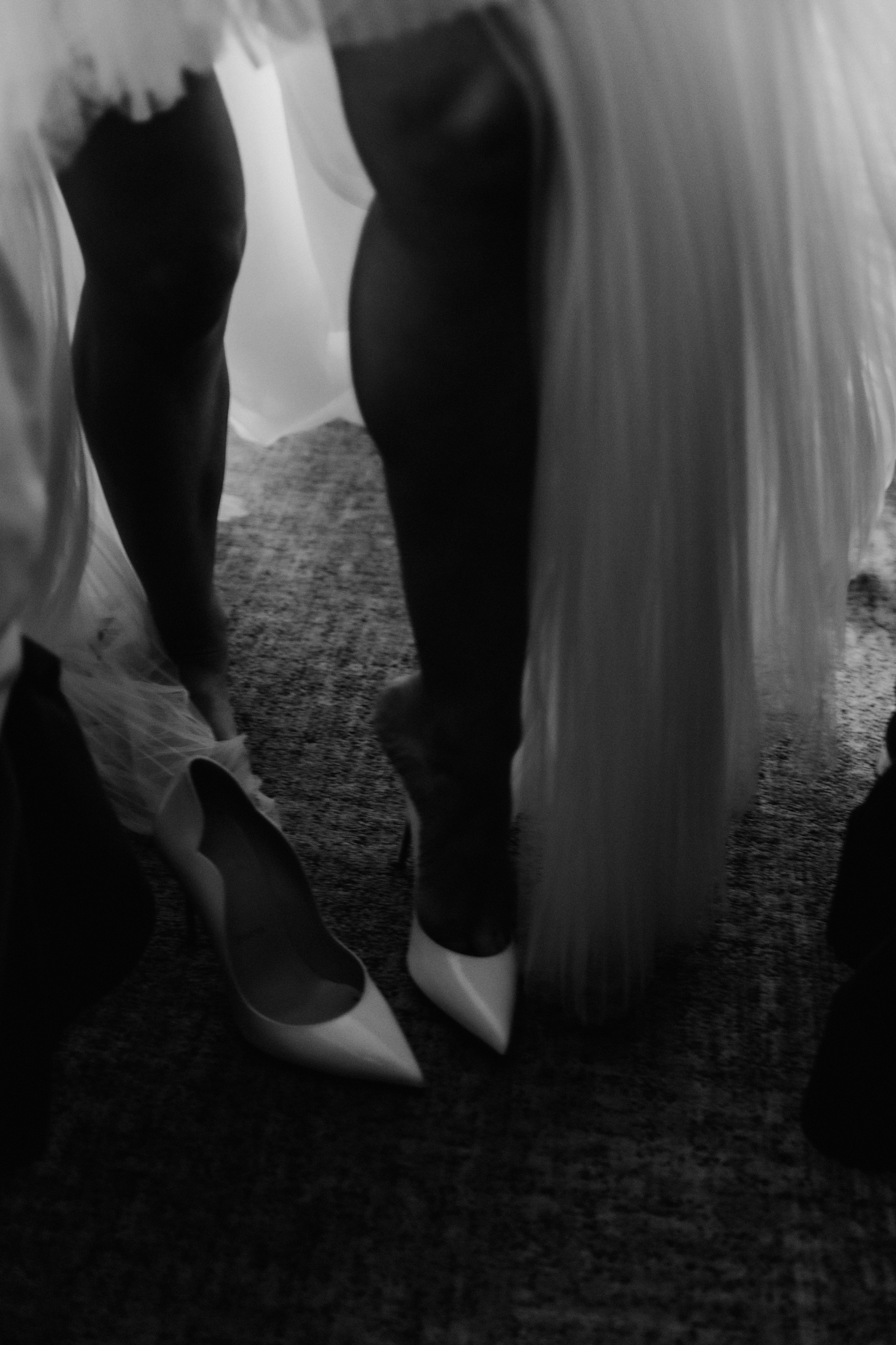 Suzi & Alex | Paris Wedding with a Vintage Car. Paris Wedding Photographer