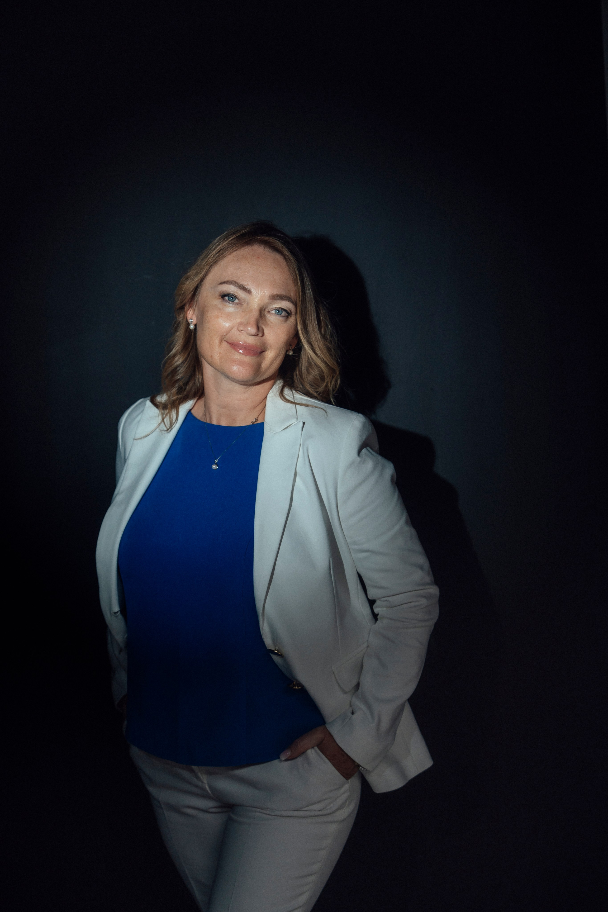 Business content. Tania Bonnet | Professional photographer in Tenerife — Flying dress sessions