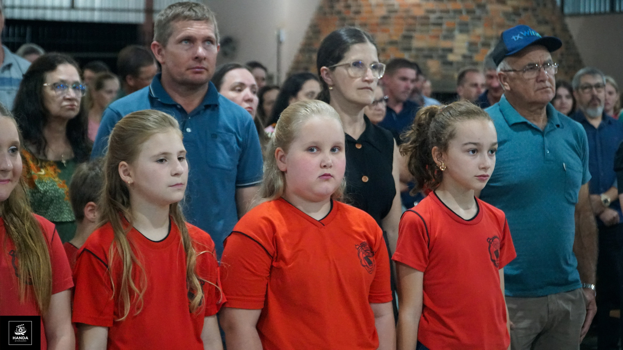 Noite autógrafos colégio Aurélio Buarque de Holanda. Handa Produções